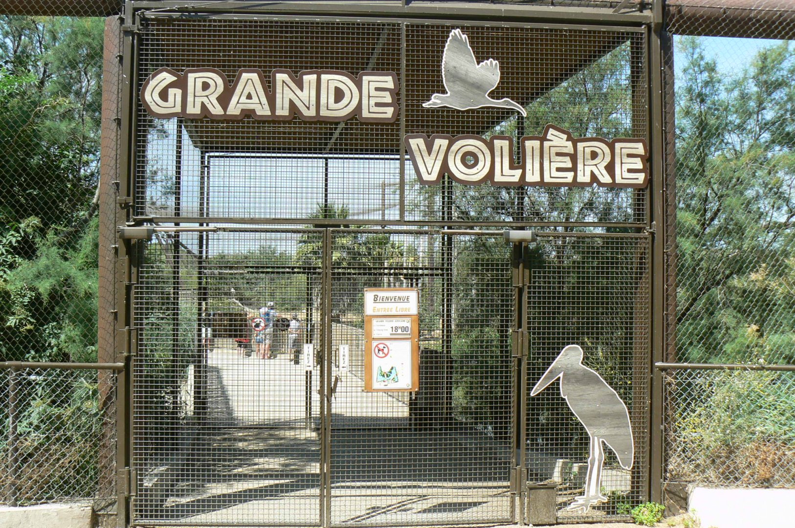 Réserve africaine de Sigean - African giant walkthrough aviary - One of the netrance
