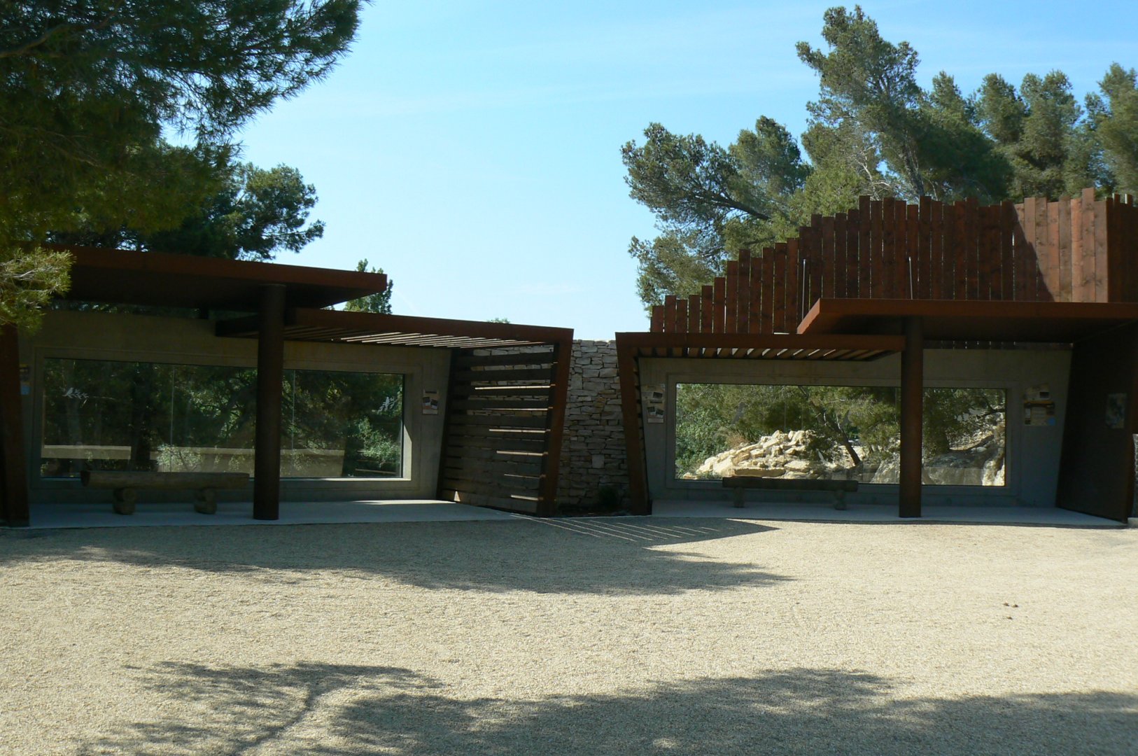 Réserve Africaine de Sigean - New carnivores territory - Hunting dogs viewing point