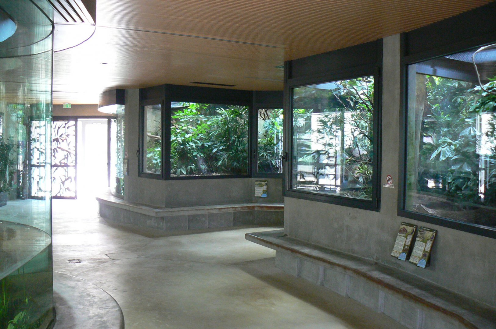 Réserve Africaine de Sigean - New reptile house - Monitor, snakes and chameleons terrariums