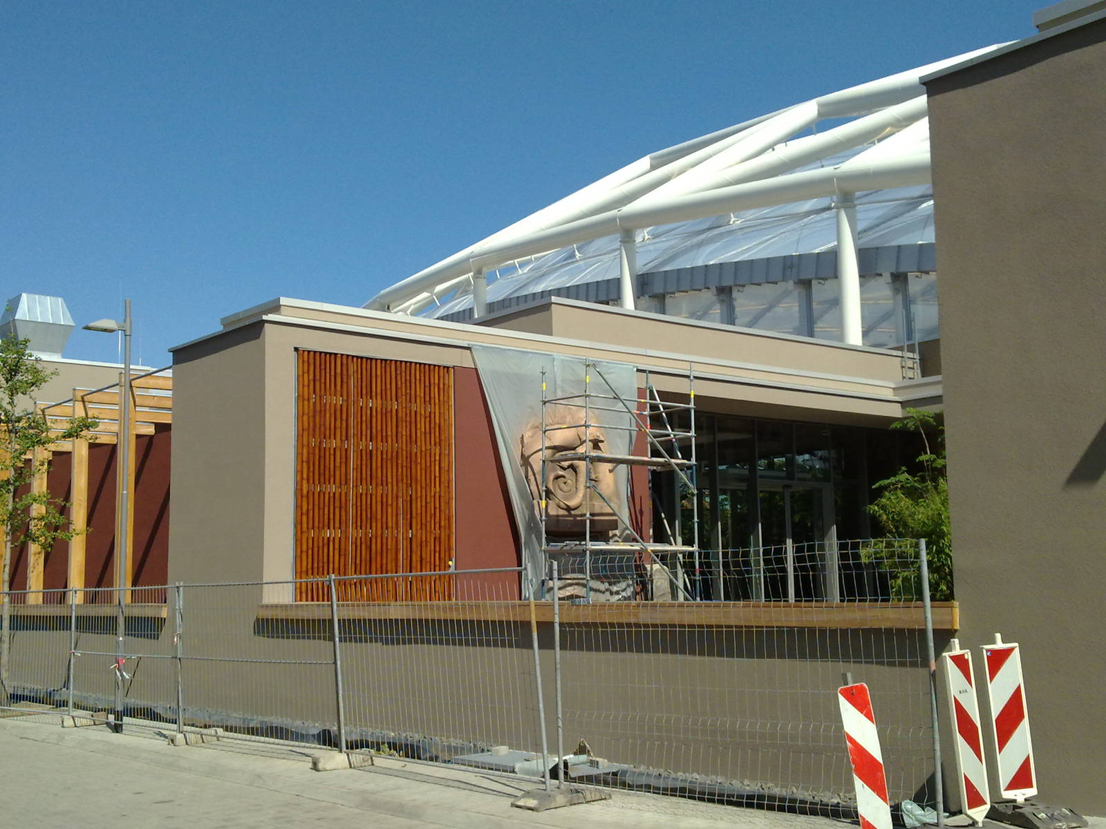 Restaurant and event entrance, Gondwanaland, June 2011