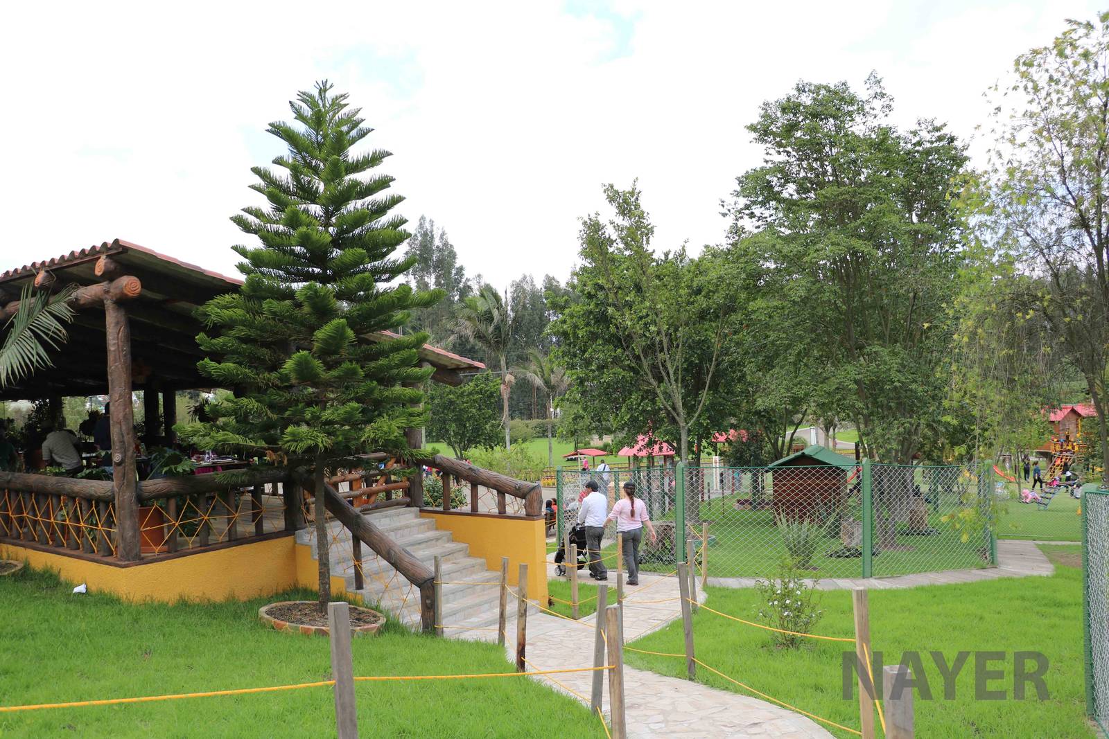 Restaurant and poultry enclosures, March 2016