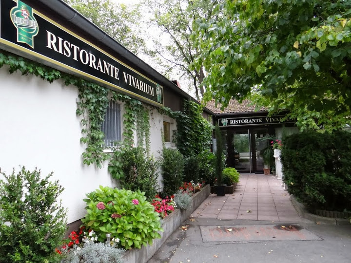 Restaurant by the zoo