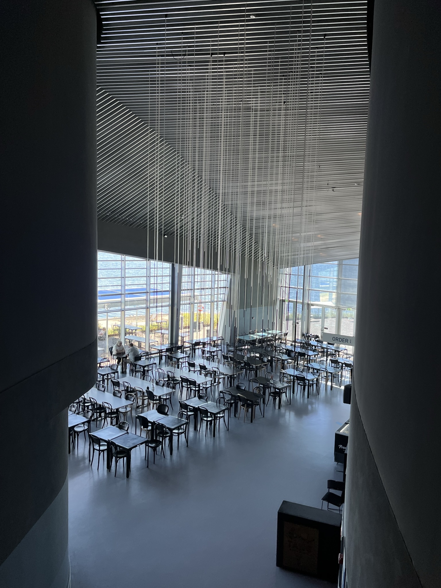 Restaurant - seating area overview