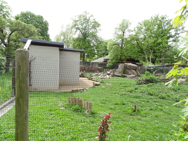 Resus monkey enclosure