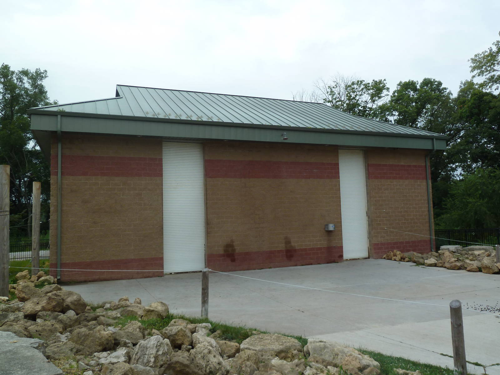 Reticulated Giraffe Barn