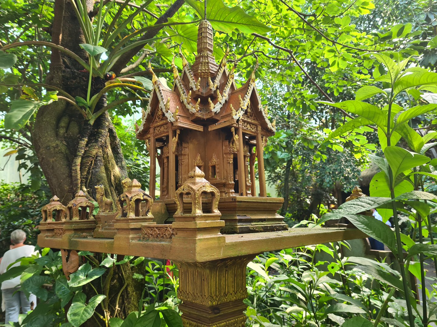 Rimbula - Mini-temple in Birdy Bush