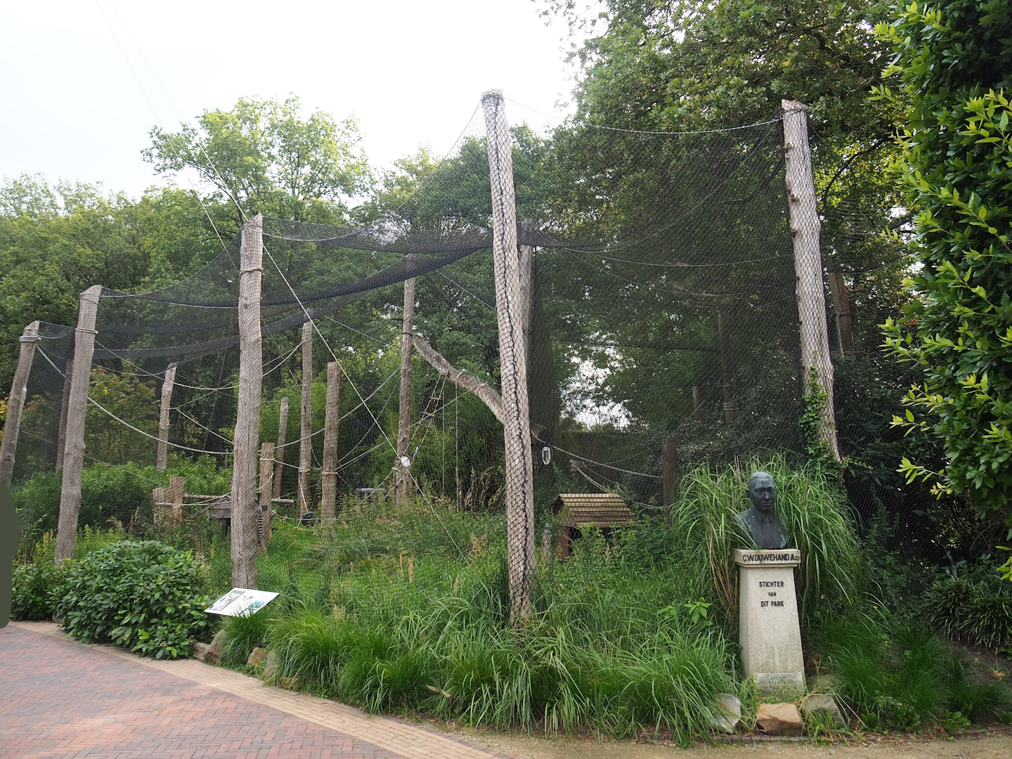 Ring-tailed lemur exhibit in the entrance area, 2023-08-17