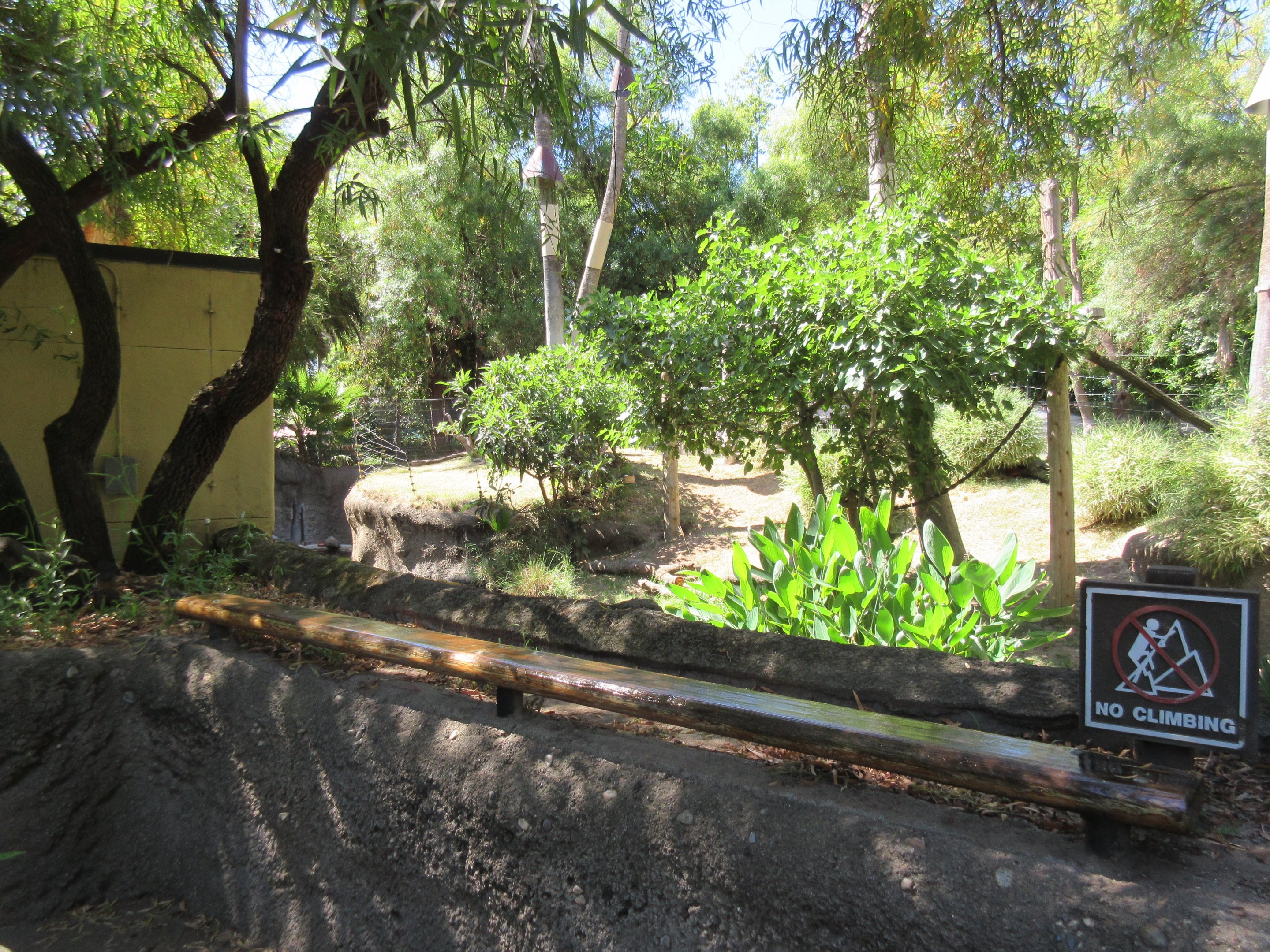 Ring-Tailed Lemur/Red Ruffed Lemur Exhibit