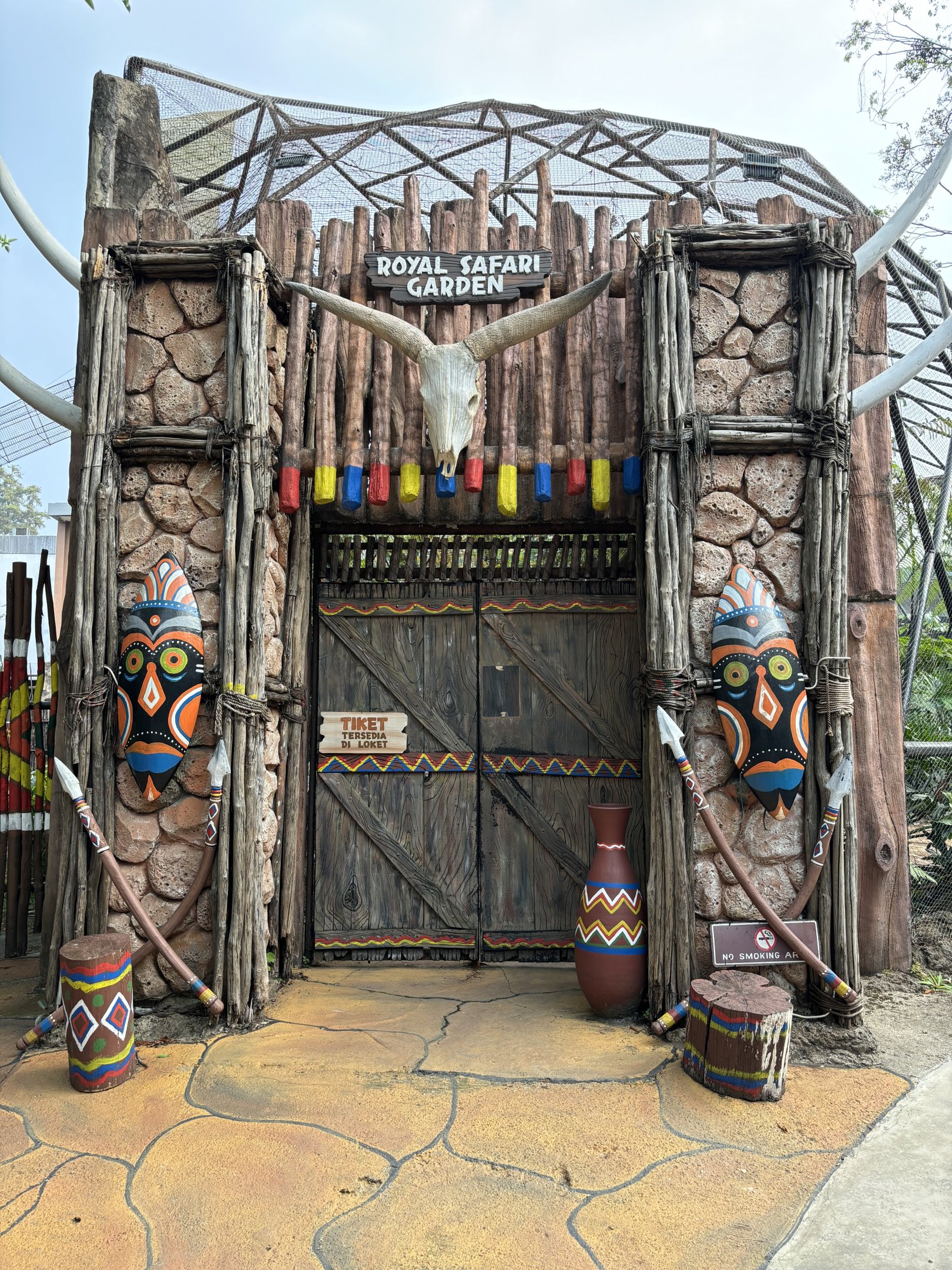 Ring-tailed Lemur Walk-through - Royal Safari Garden Resort