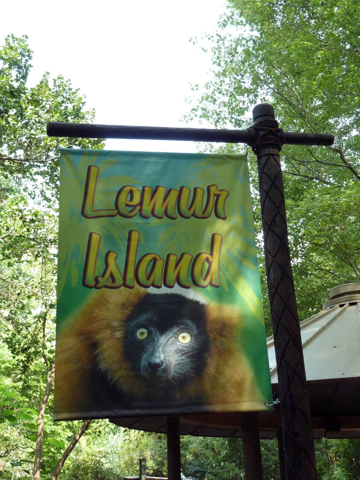 Ring-Tailed/Red Ruffed Lemur Island - Sign