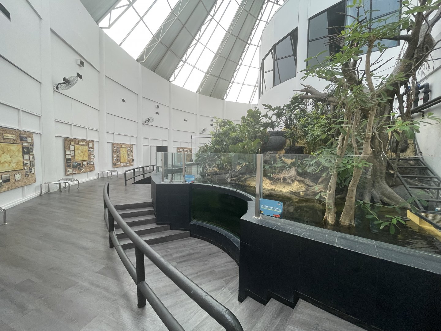 river monsters tank - dunia air tawar