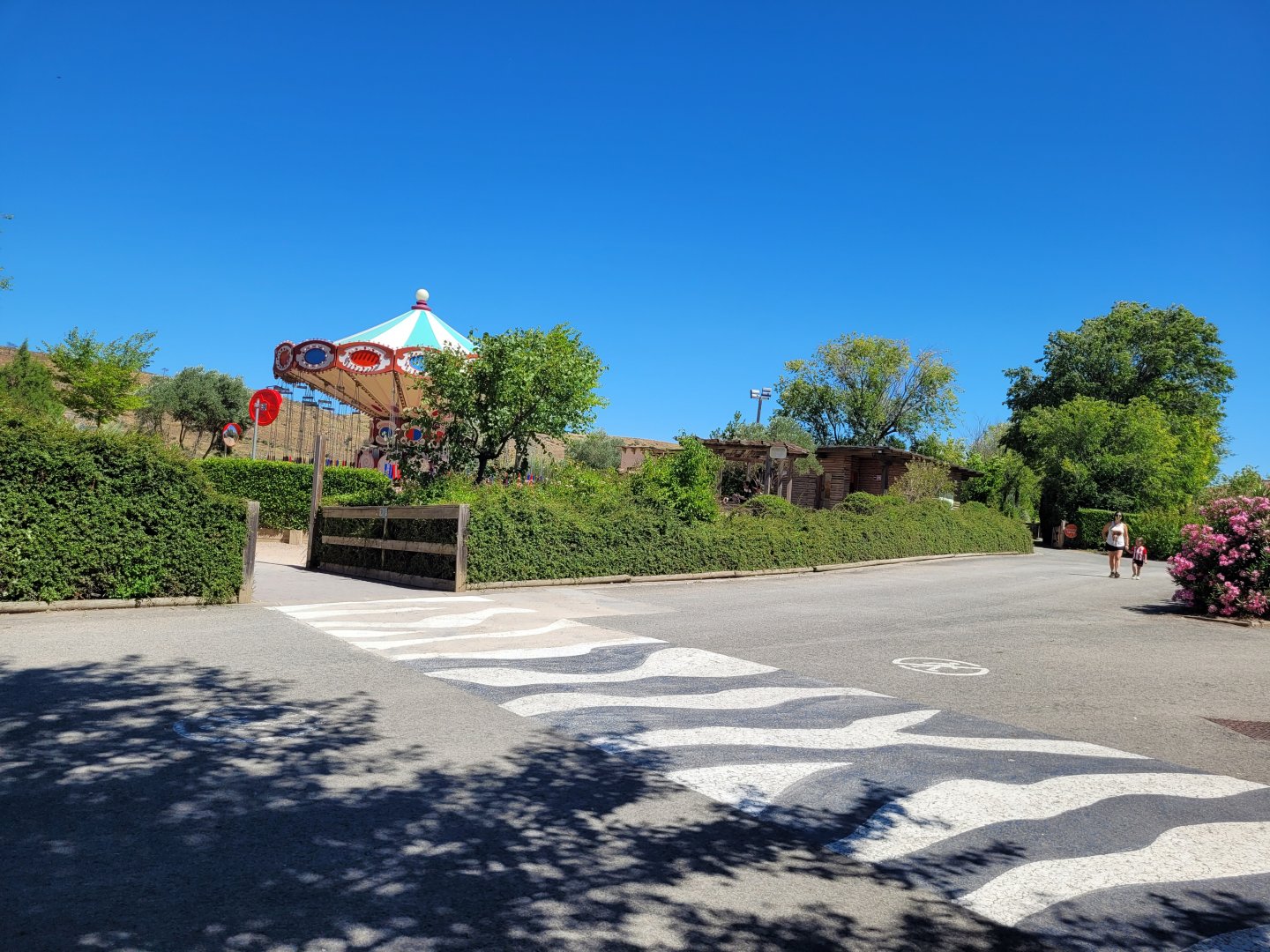 Road to flying chairs and general panorama -Sendaviva (2024)