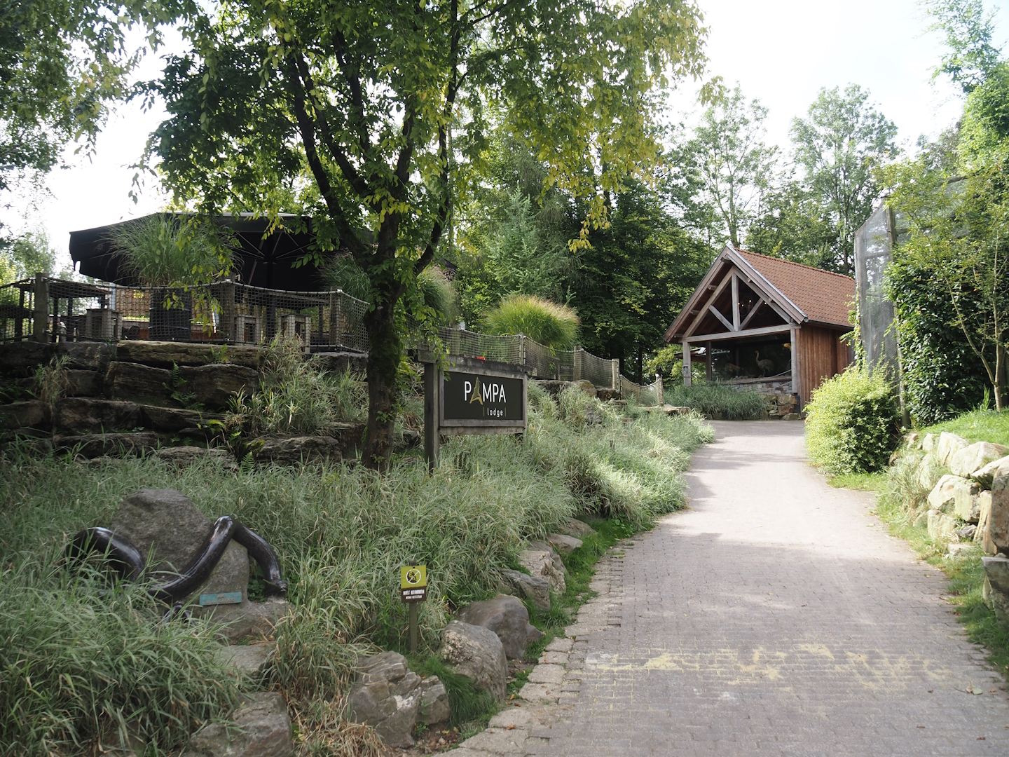 Road to Pampas Lodge and toilet building, 2024-08-21