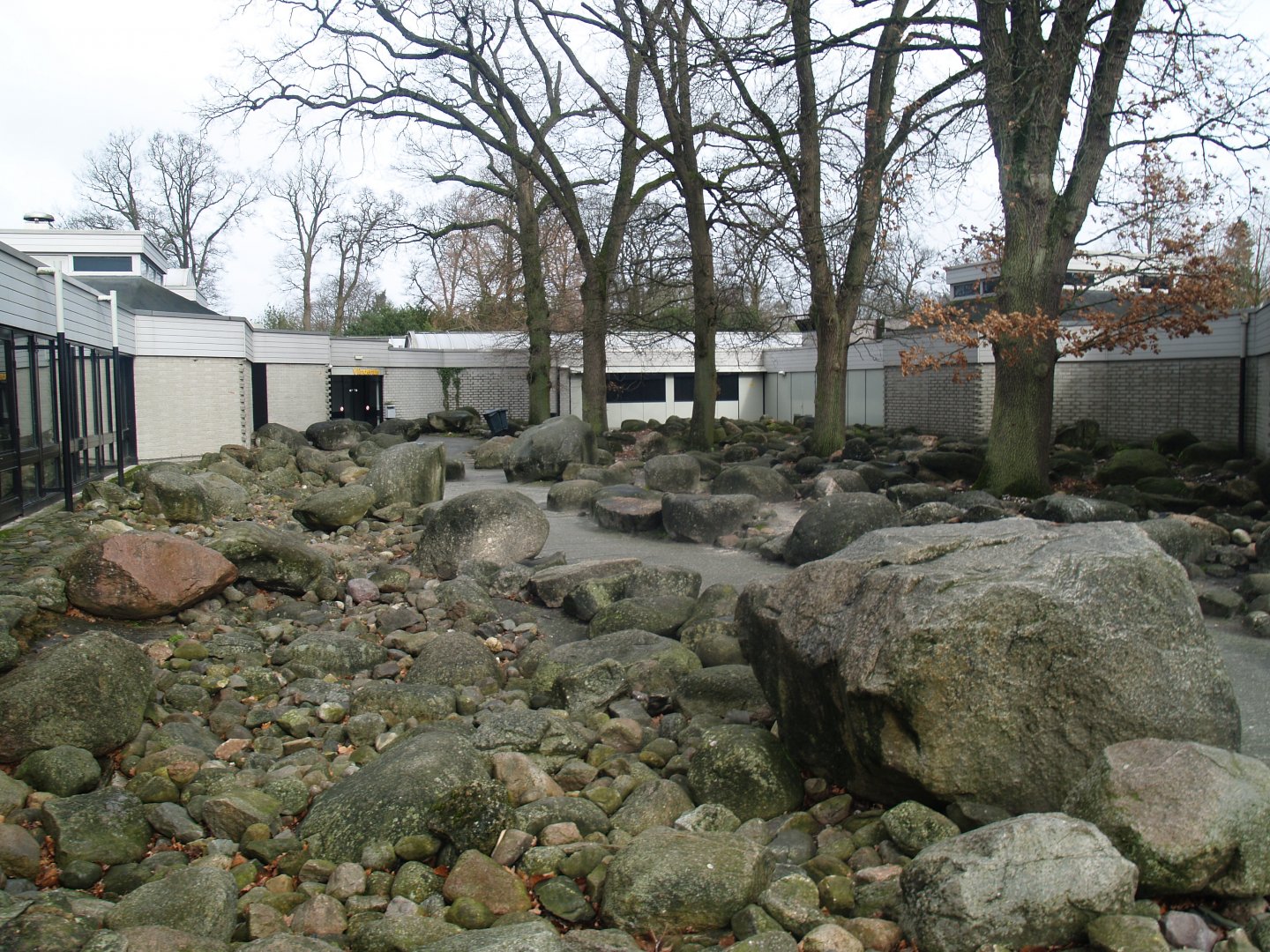 Rock garden and access to the butterfly garden and the Biochron, 2008-03-01