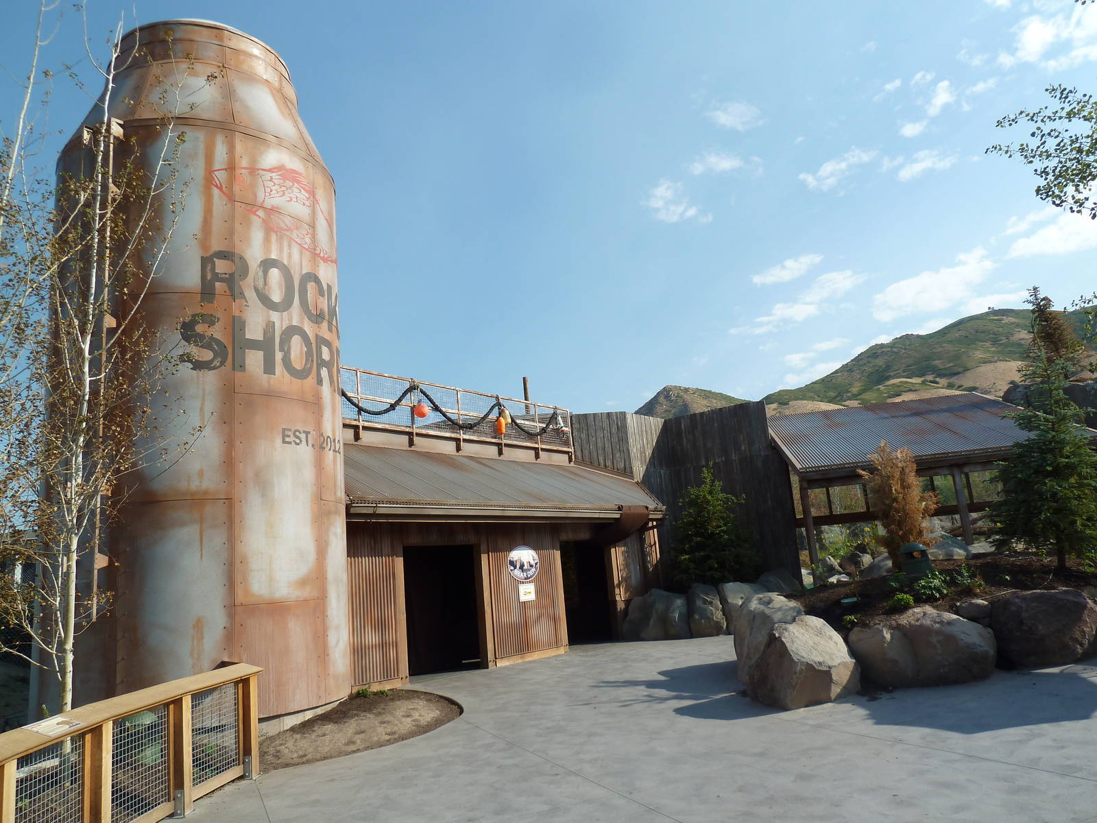 Rocky Shores - Bear Dens + Polar Bear Exhibit