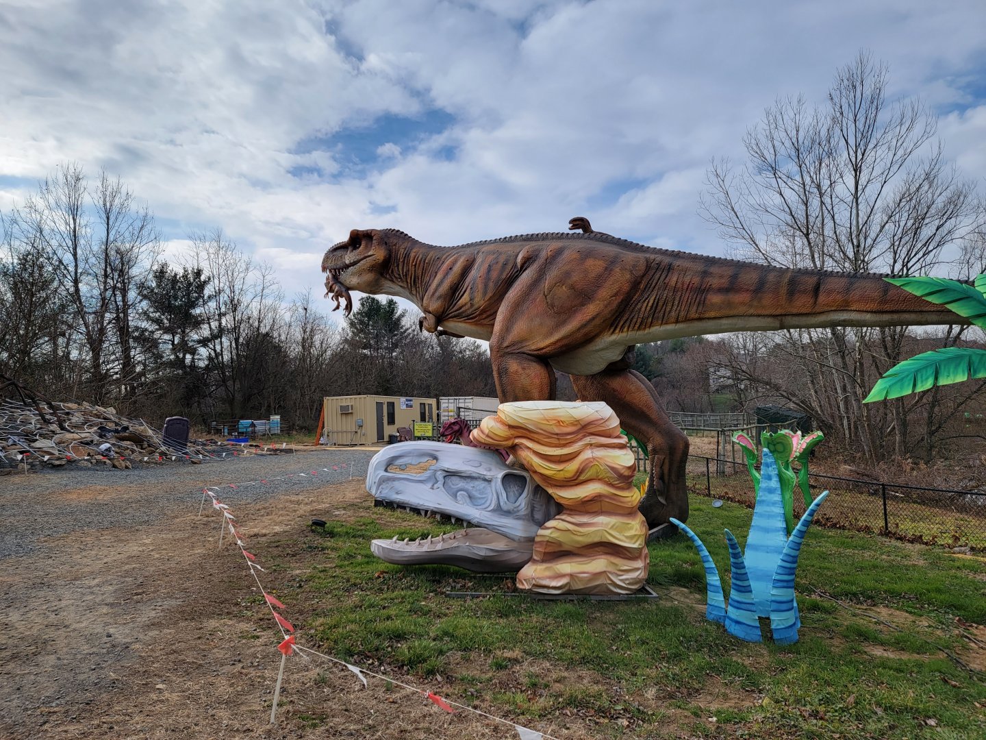 Roer's Zoofari - LuminoCity Festival dinosaurs