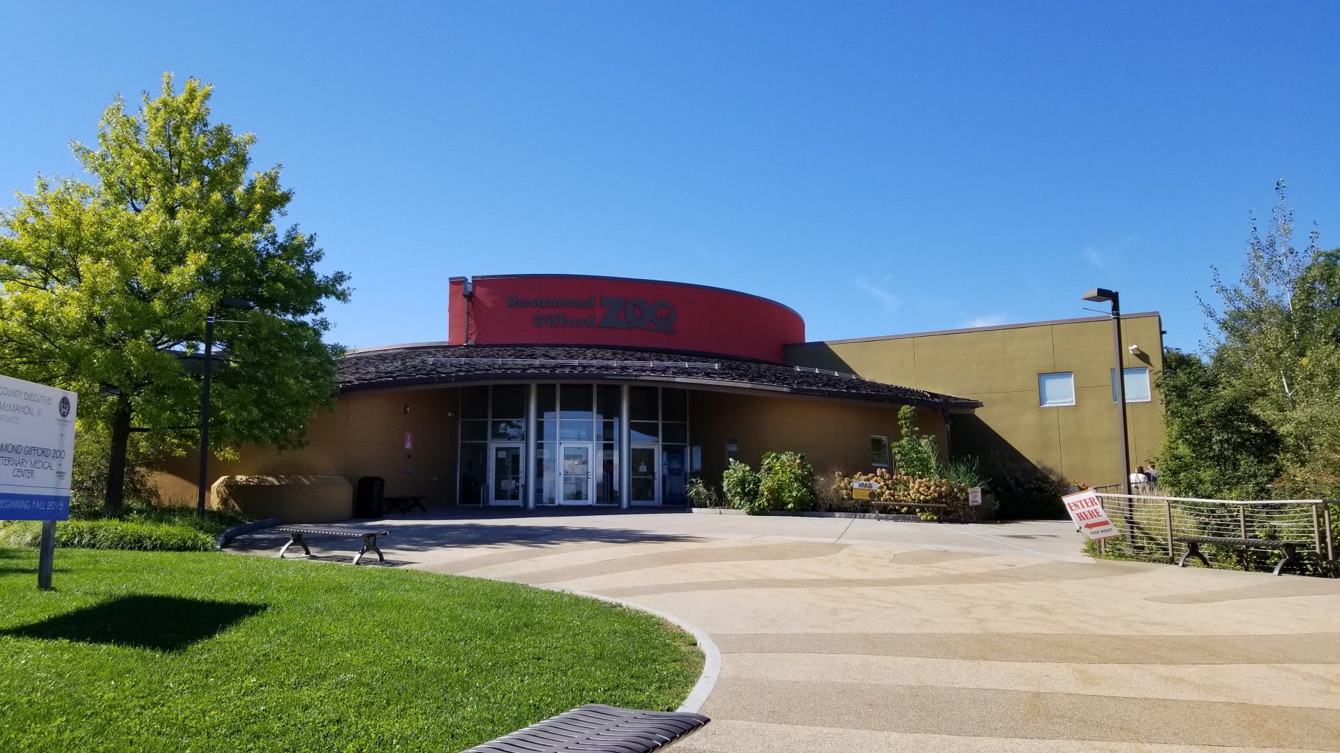 Rosamond Gifford - Entrance building