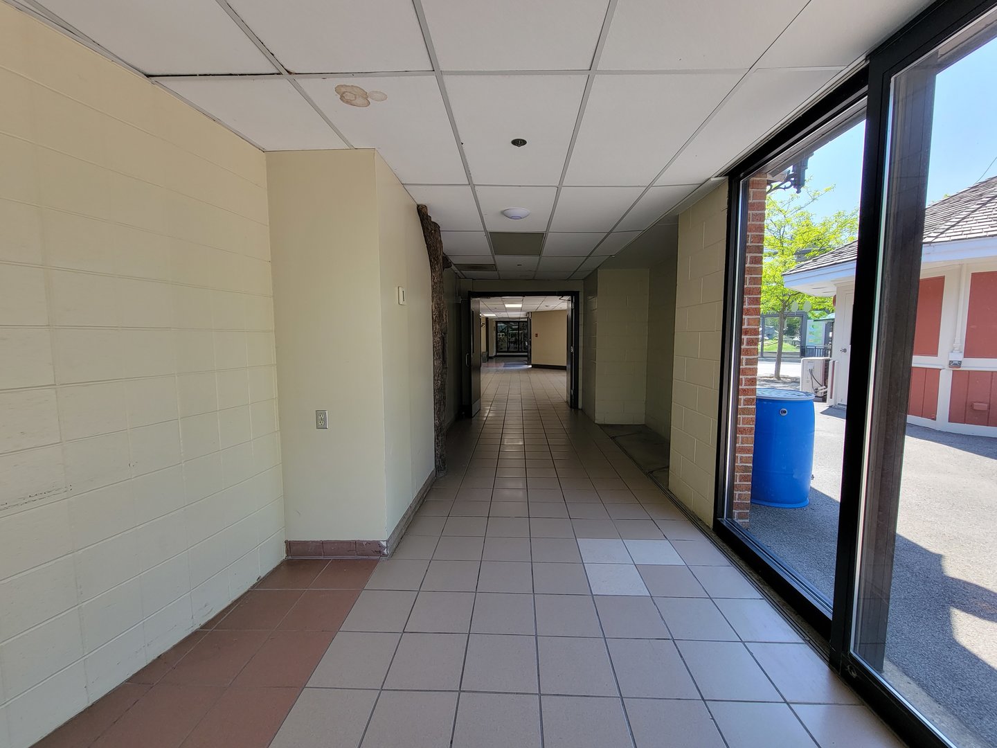 Rosamond Gifford - Hallway between areas