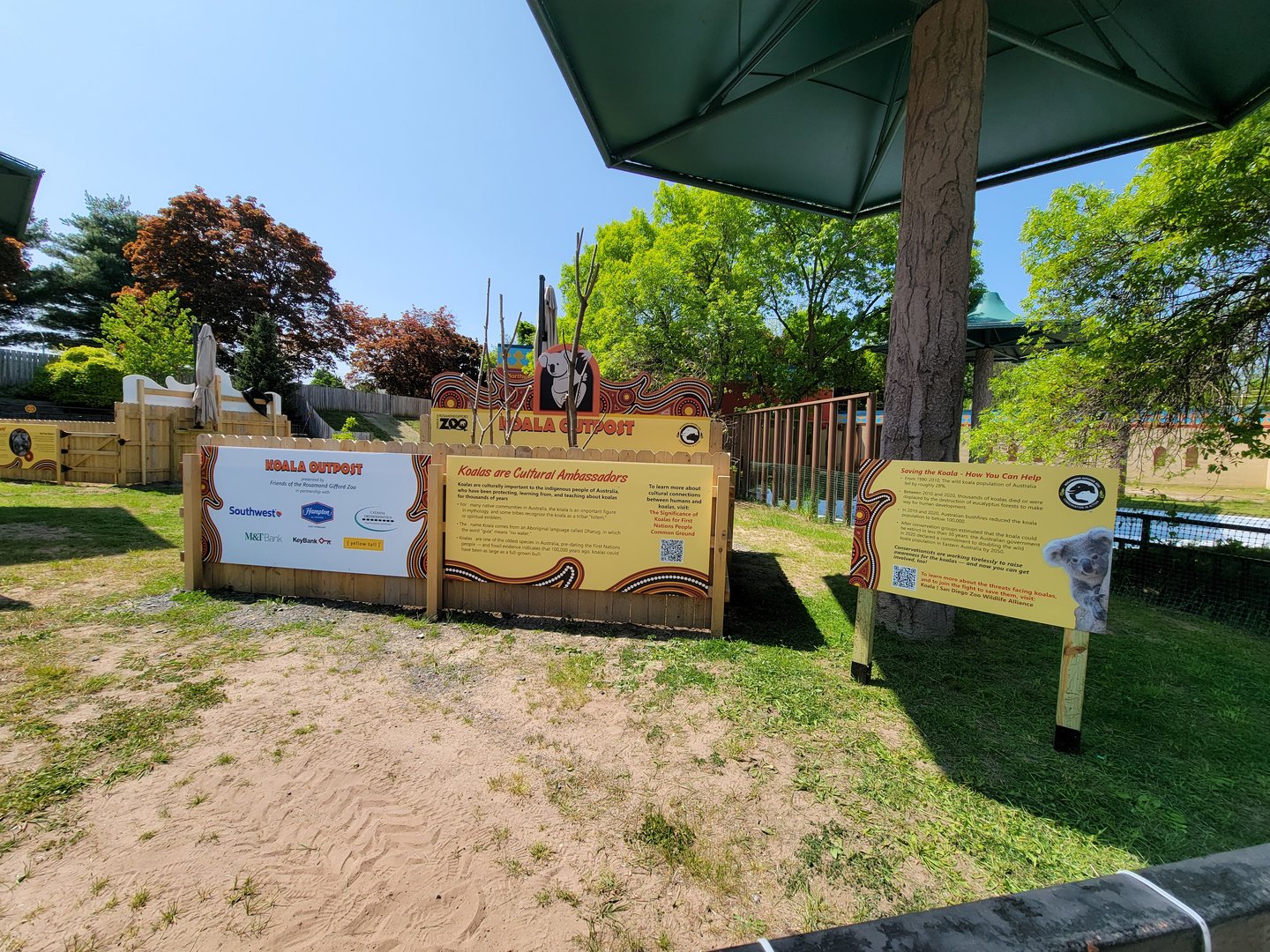 Rosamond Gifford - Old elephant area / new koala signs