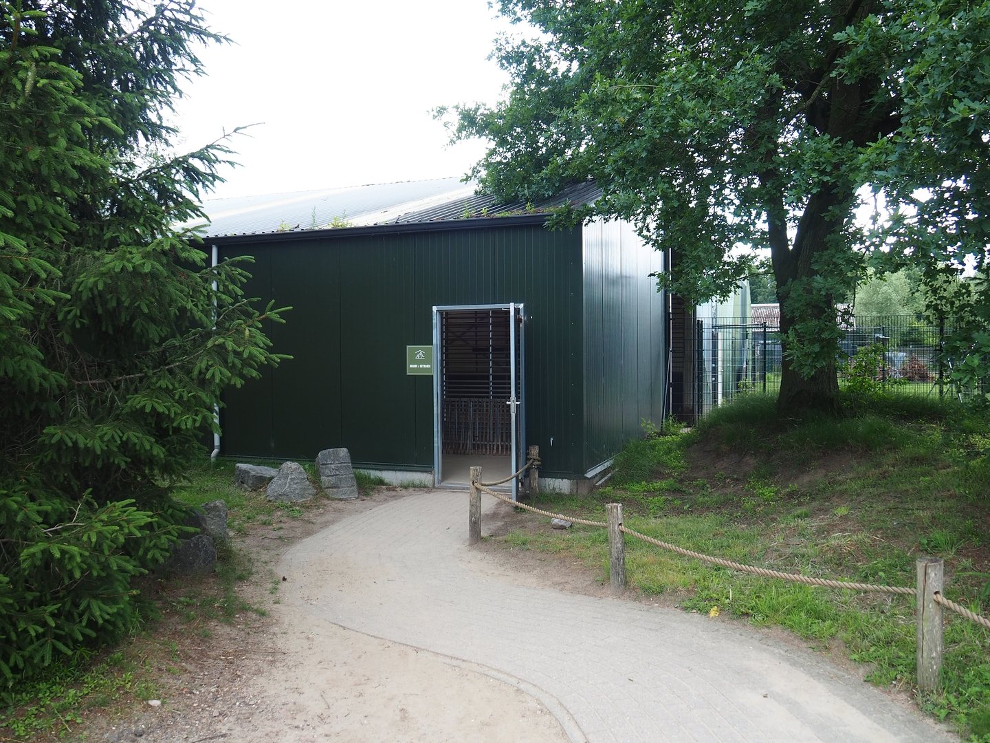 Rothschild's giraffe barn, 2022-06-12