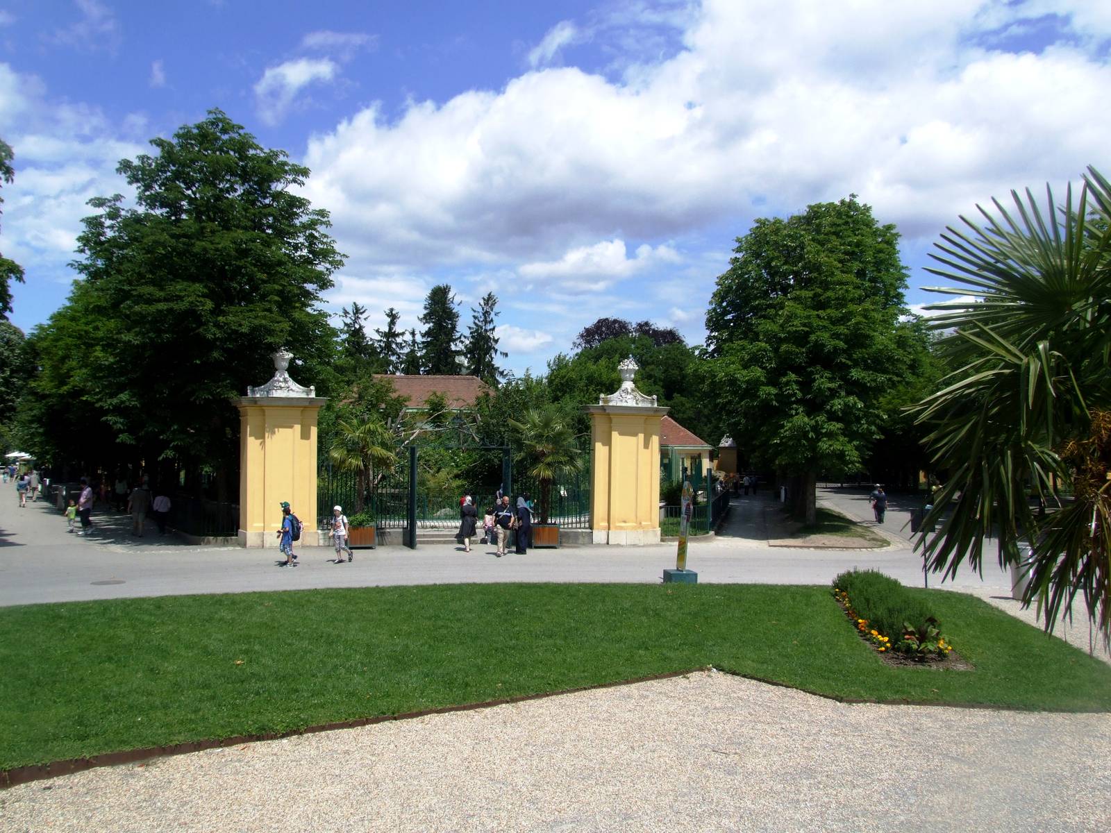 Rotunda Exhibits at Vienna, 14/06/13