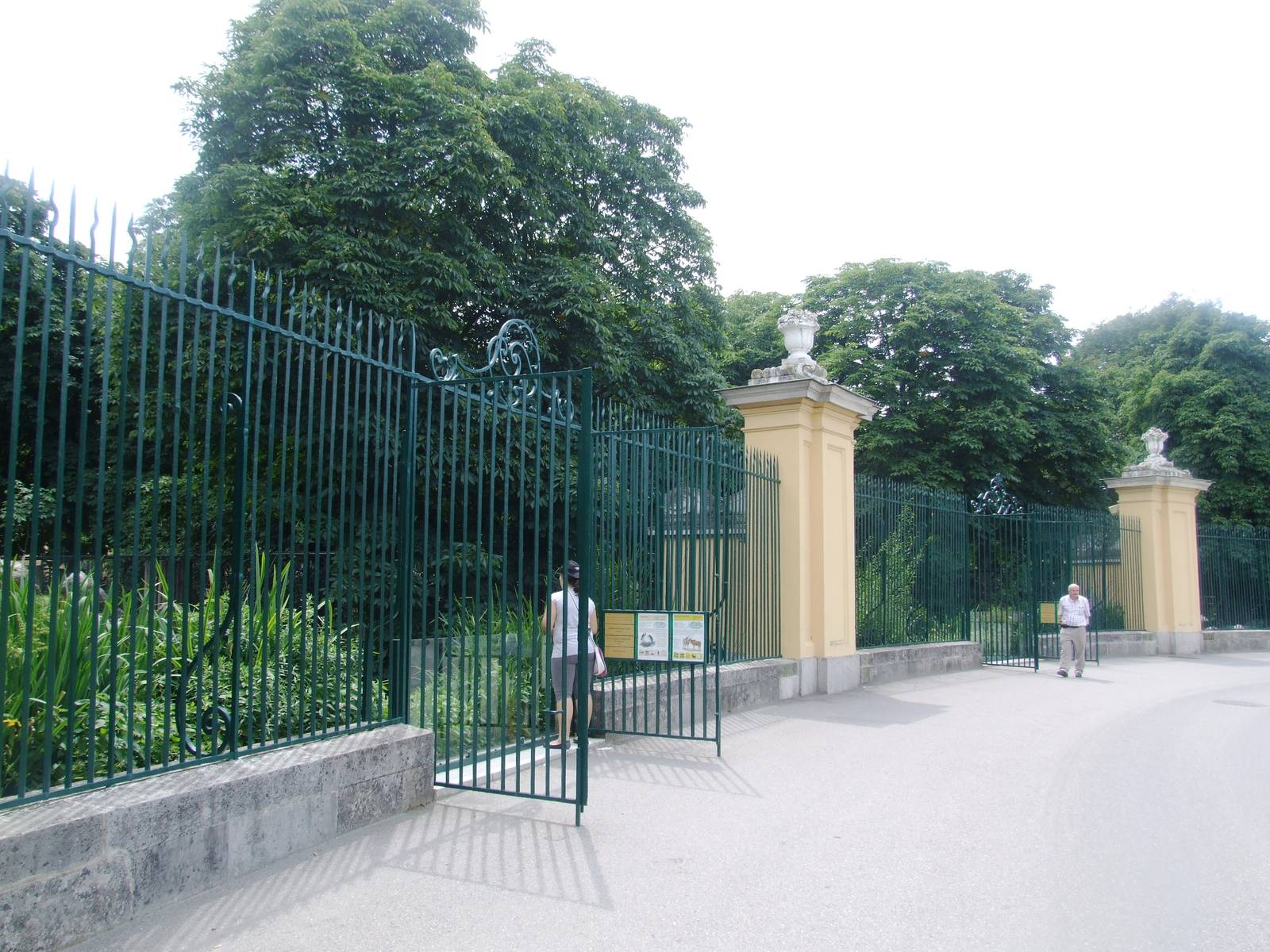 Rotunda Exhibits at Vienna, 16/06/13