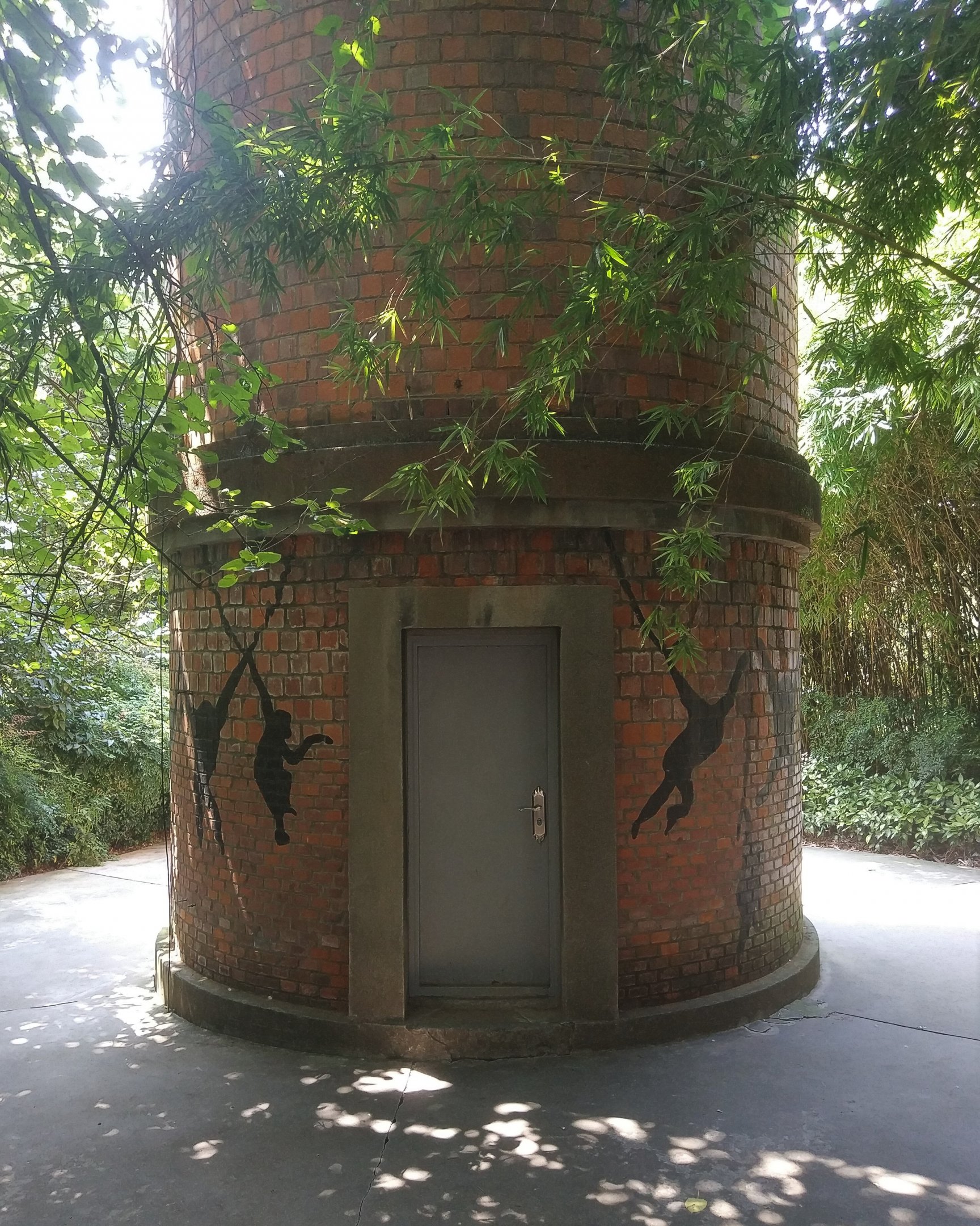 Round Building of Indeterminate Purpose