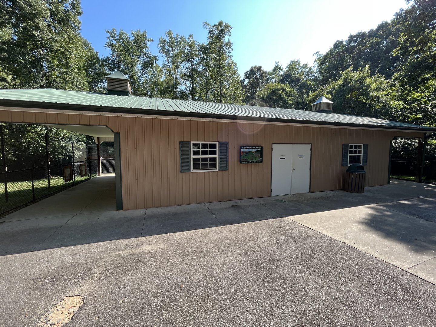 Rowan Wild-White-tailed Deer Building