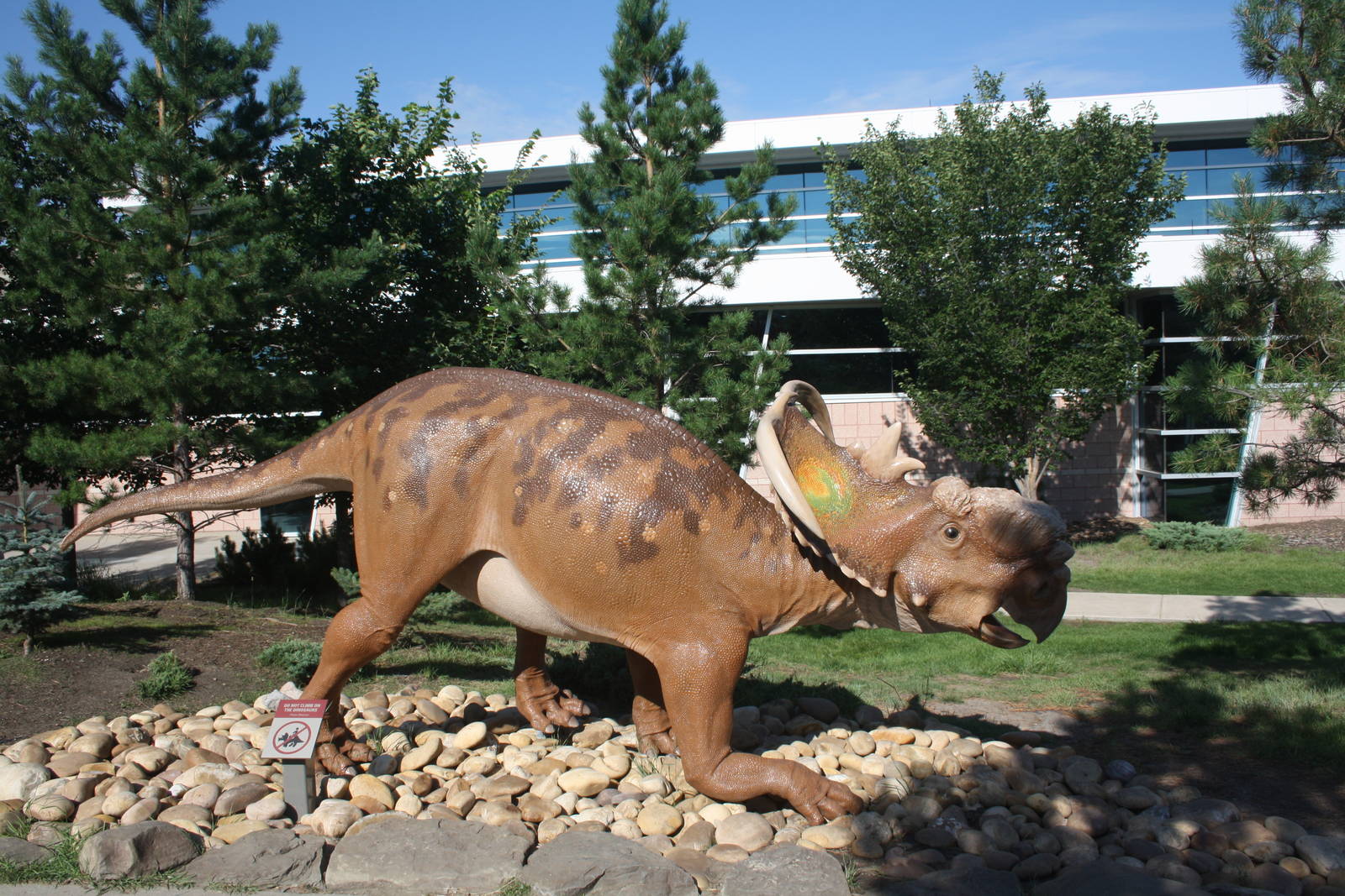 Royal Tyrrell Museum - Entrance Dinosaur
