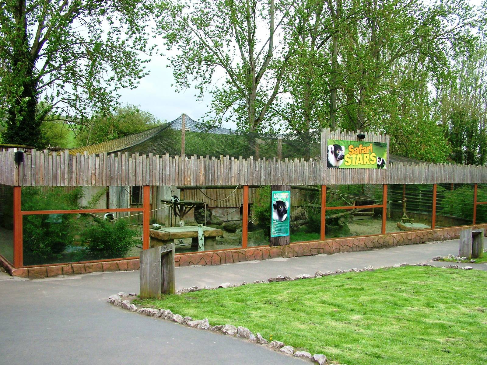 Ruffed Lemur Exhibit at West Mids, 05/05/12