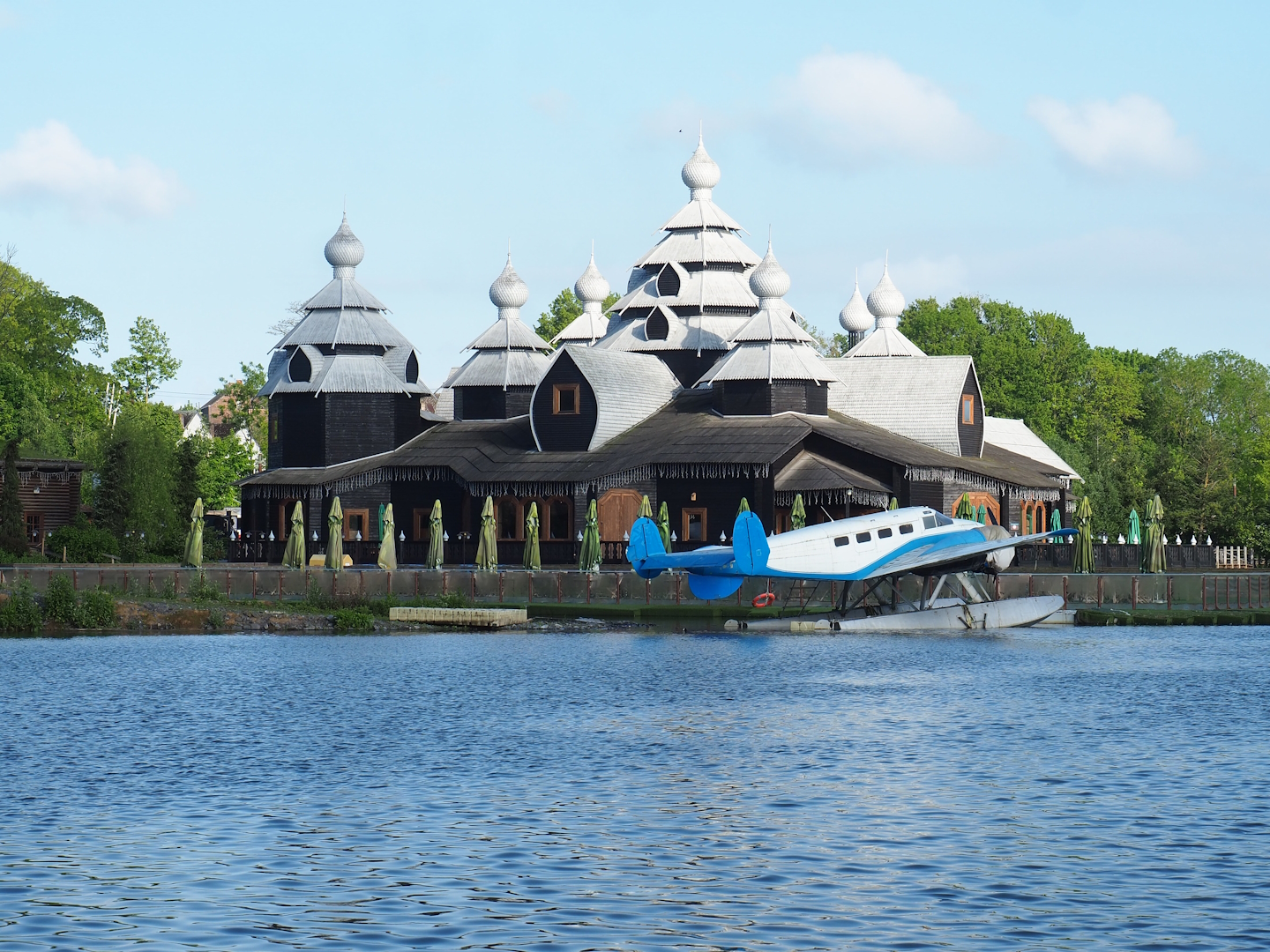 Russian restaurant Izba and Canadian Beechcraft Model 18 floatplane, 2023-05-16