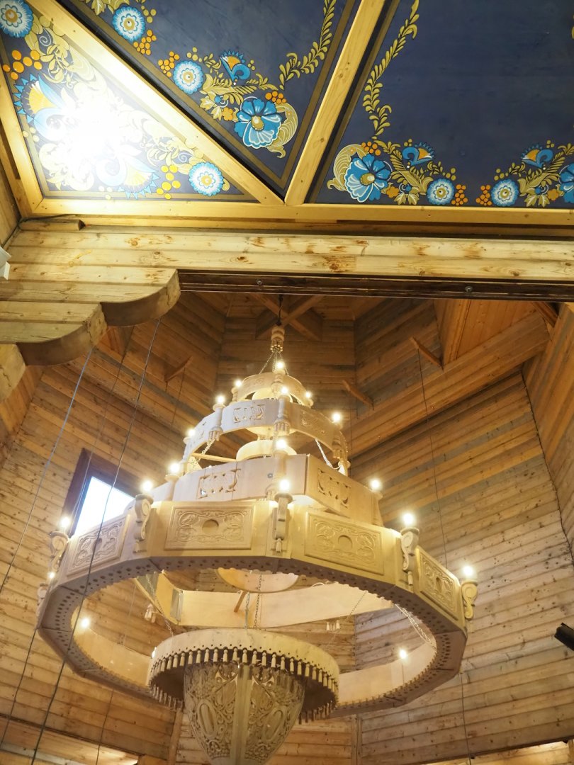 Russian restaurant Izba interior - Chandelier and ceiling paintings, 2023-05-15