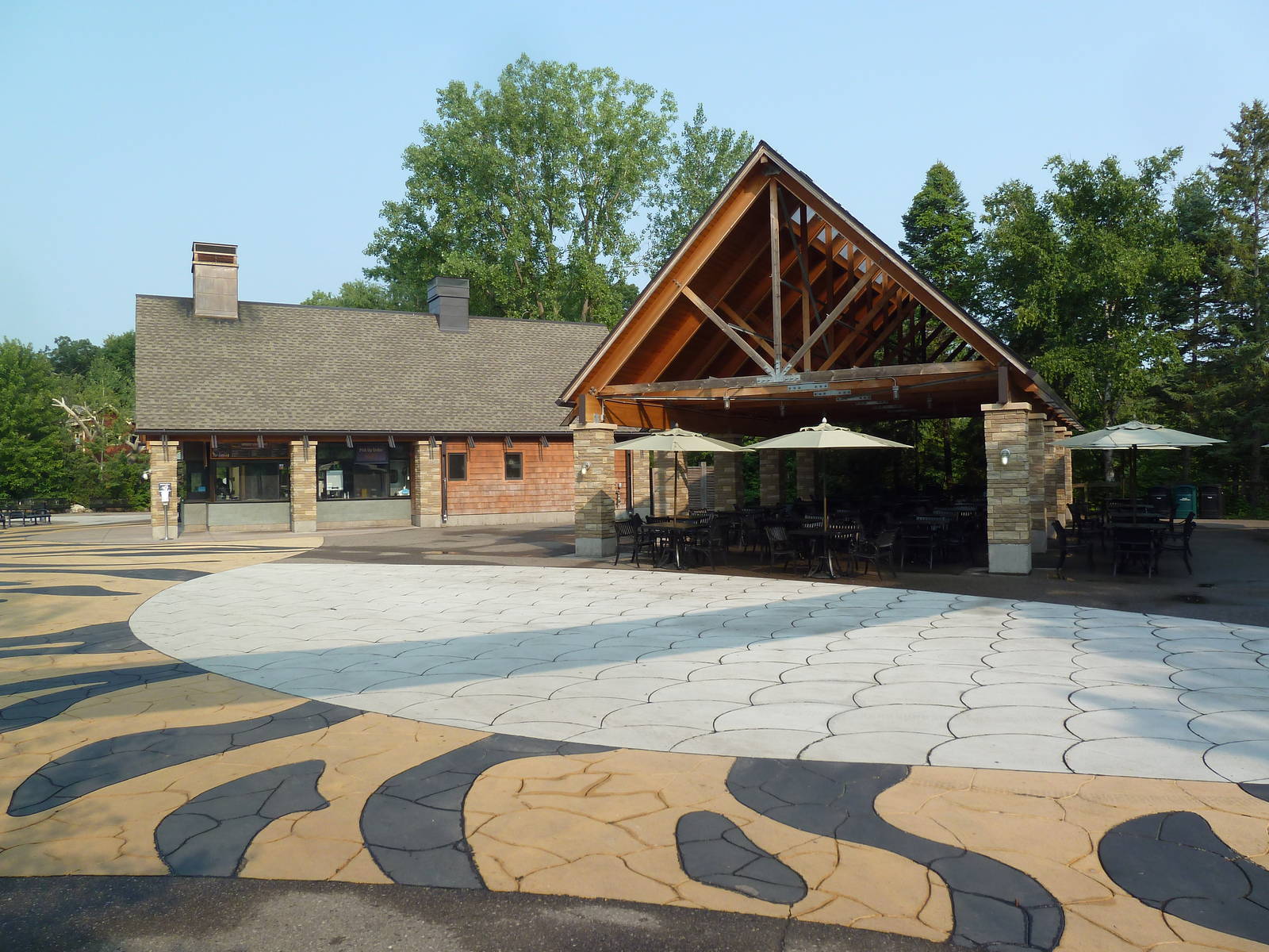 Russia's Grizzly Coast - Central Plaza