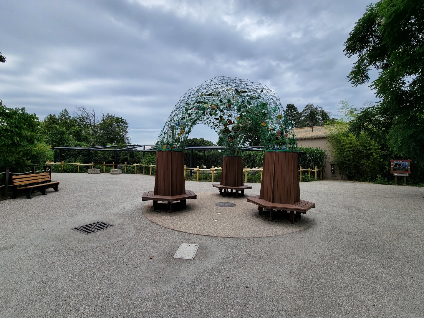 RWPZ 7/22 - Benches outside Faces of the Rainforest