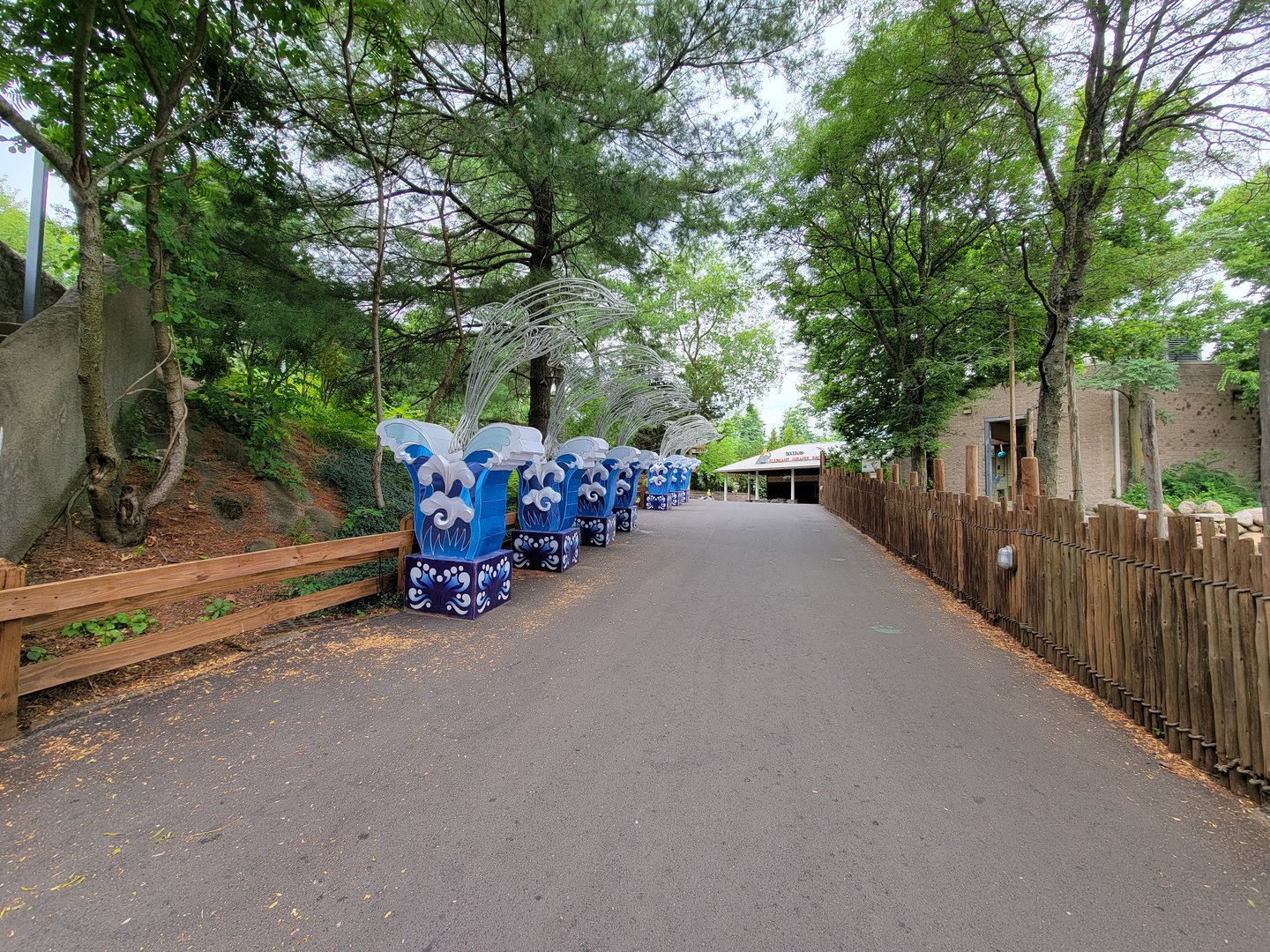 RWPZ 7/22 - Path past giraffe yard