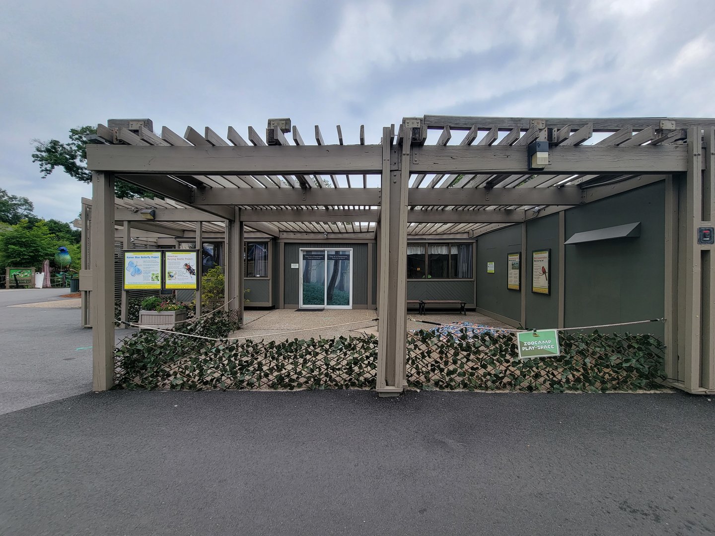 RWPZ 7/22 - Zoocamp gathering area