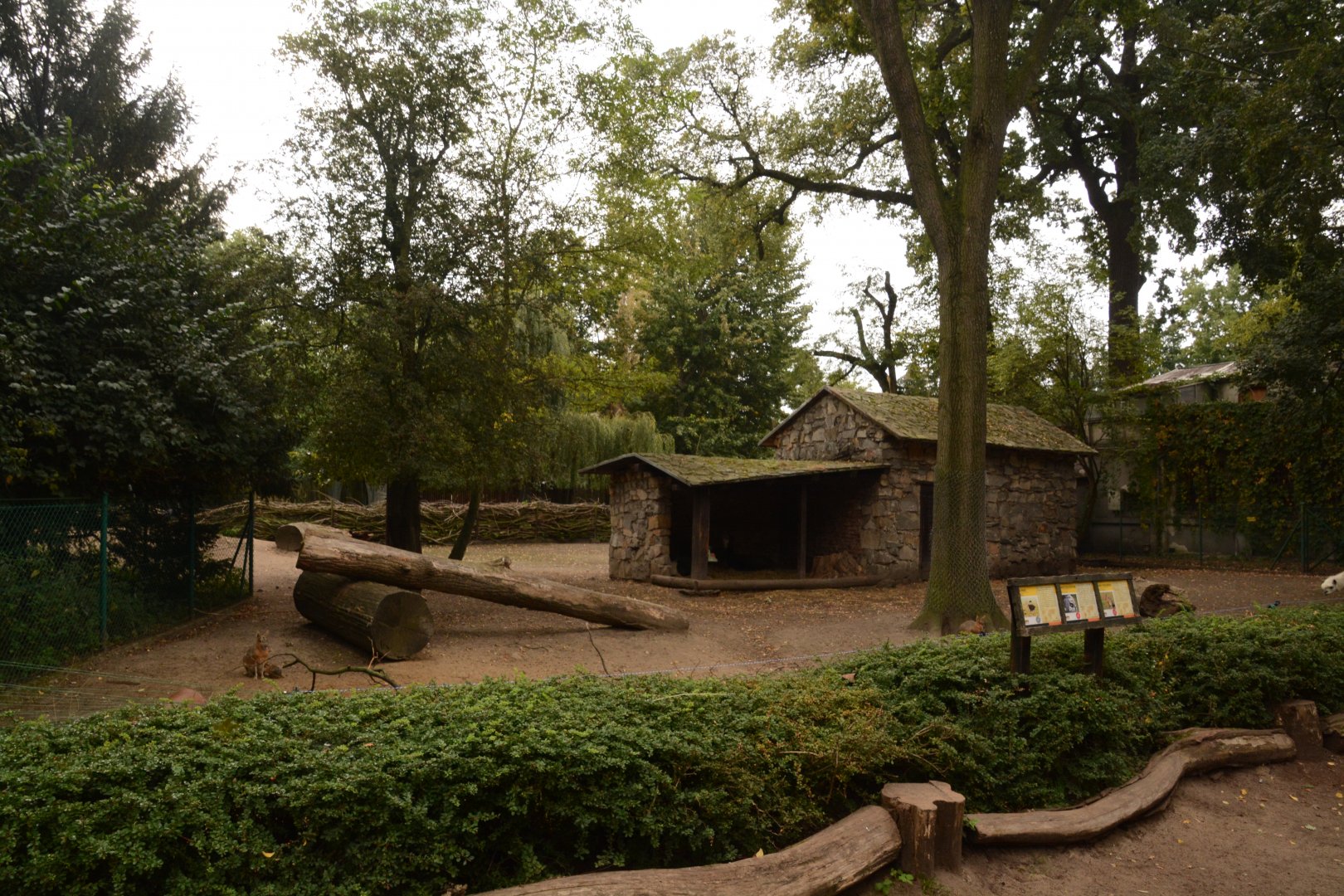 S-American mixed species enclosure