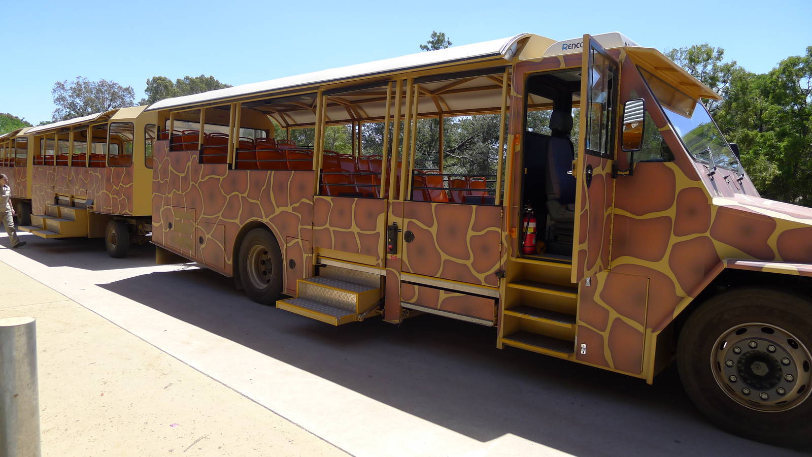 Safari bus