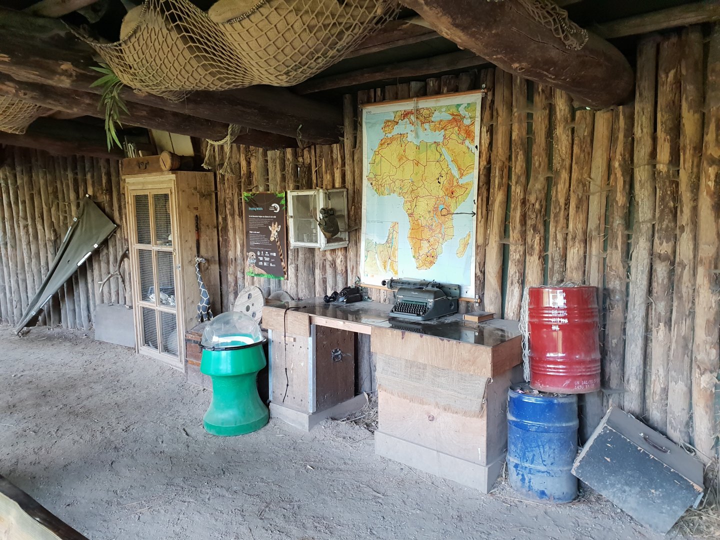 Safari-explorer cabin