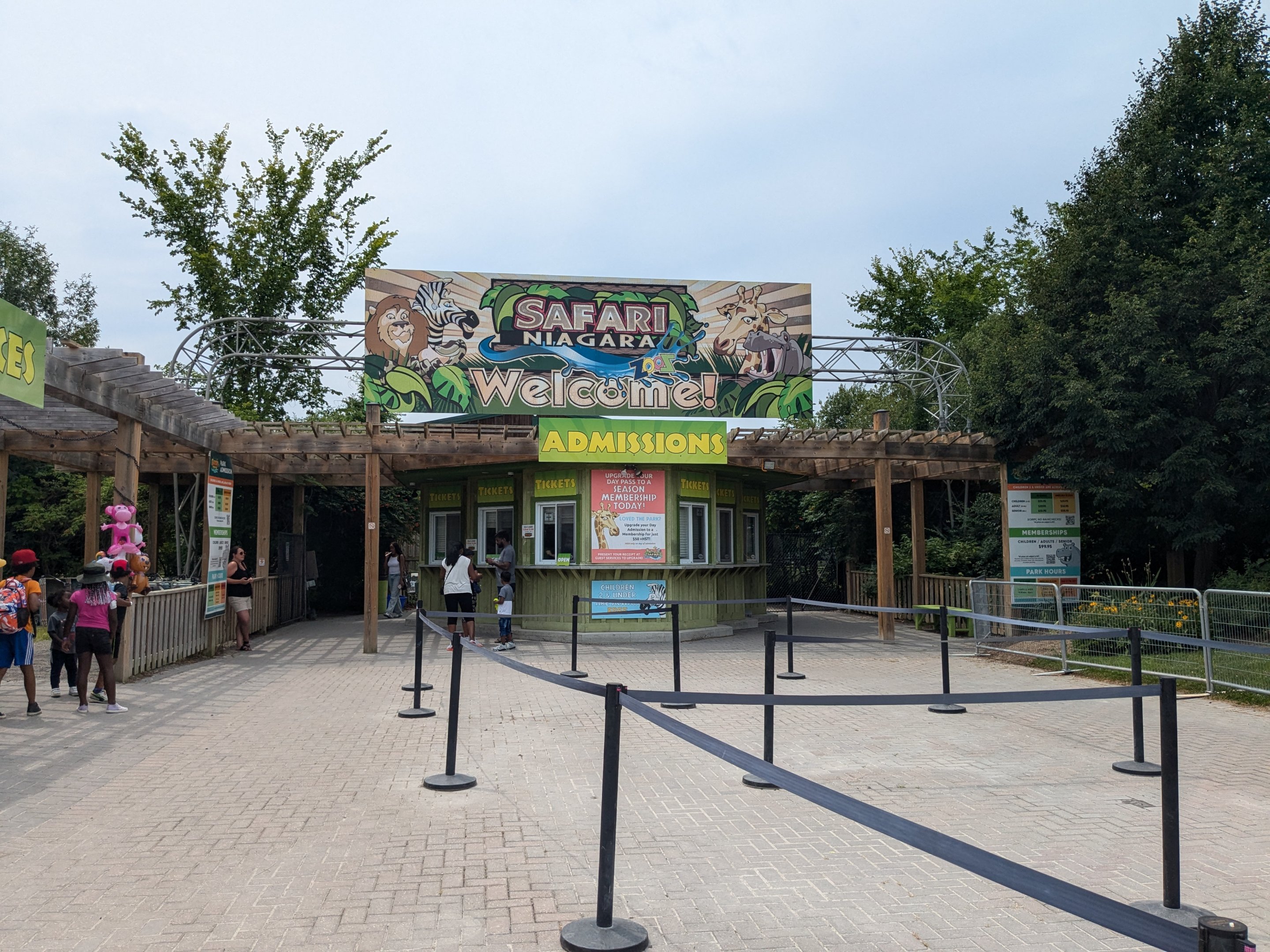 Safari Niagara Main Building - Entrance