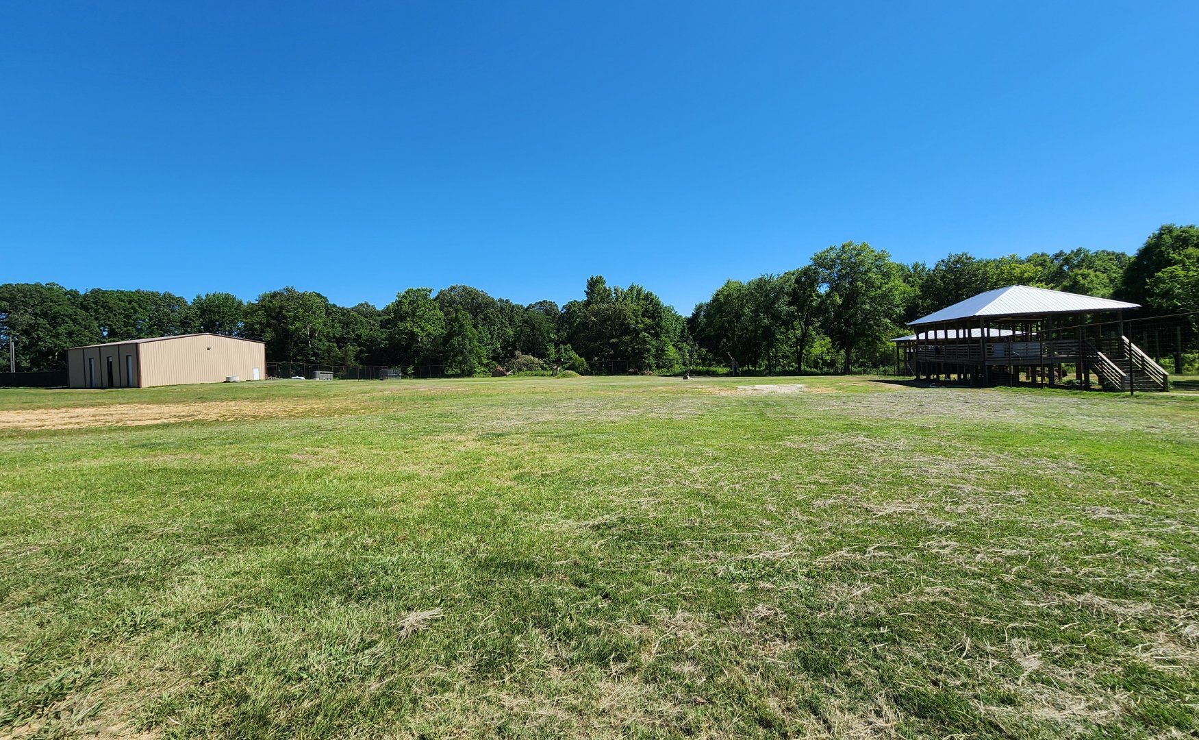 Safari Wild Animal Park - Giraffe yard + feeding deck