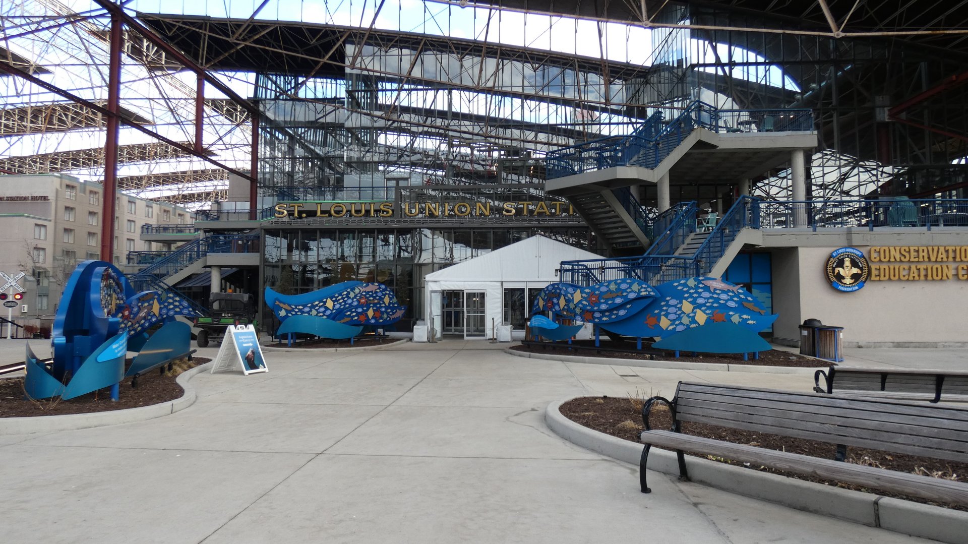Saint Louis Aquarium Entrance - Mar. 2022
