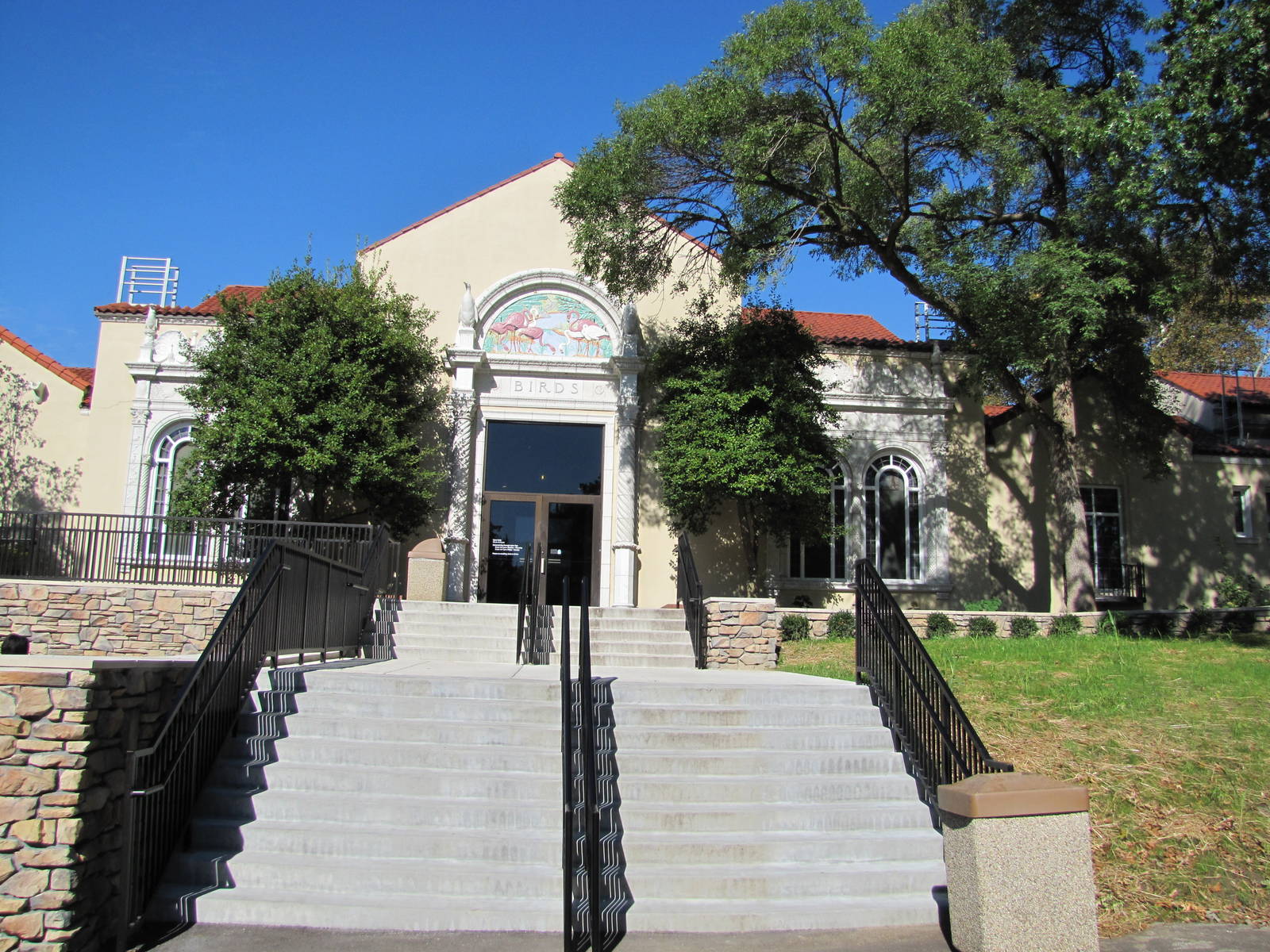 Saint Louis Zoo 2010 - Front of Historic Bird House