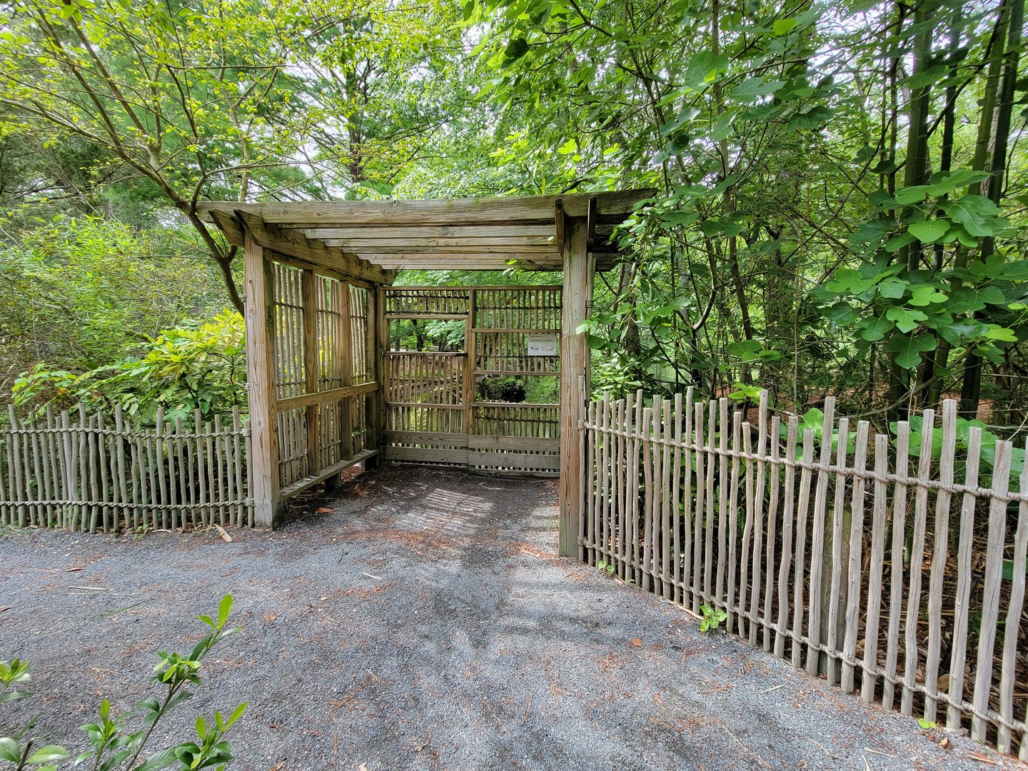 Salisbury - Hut for viewing the river