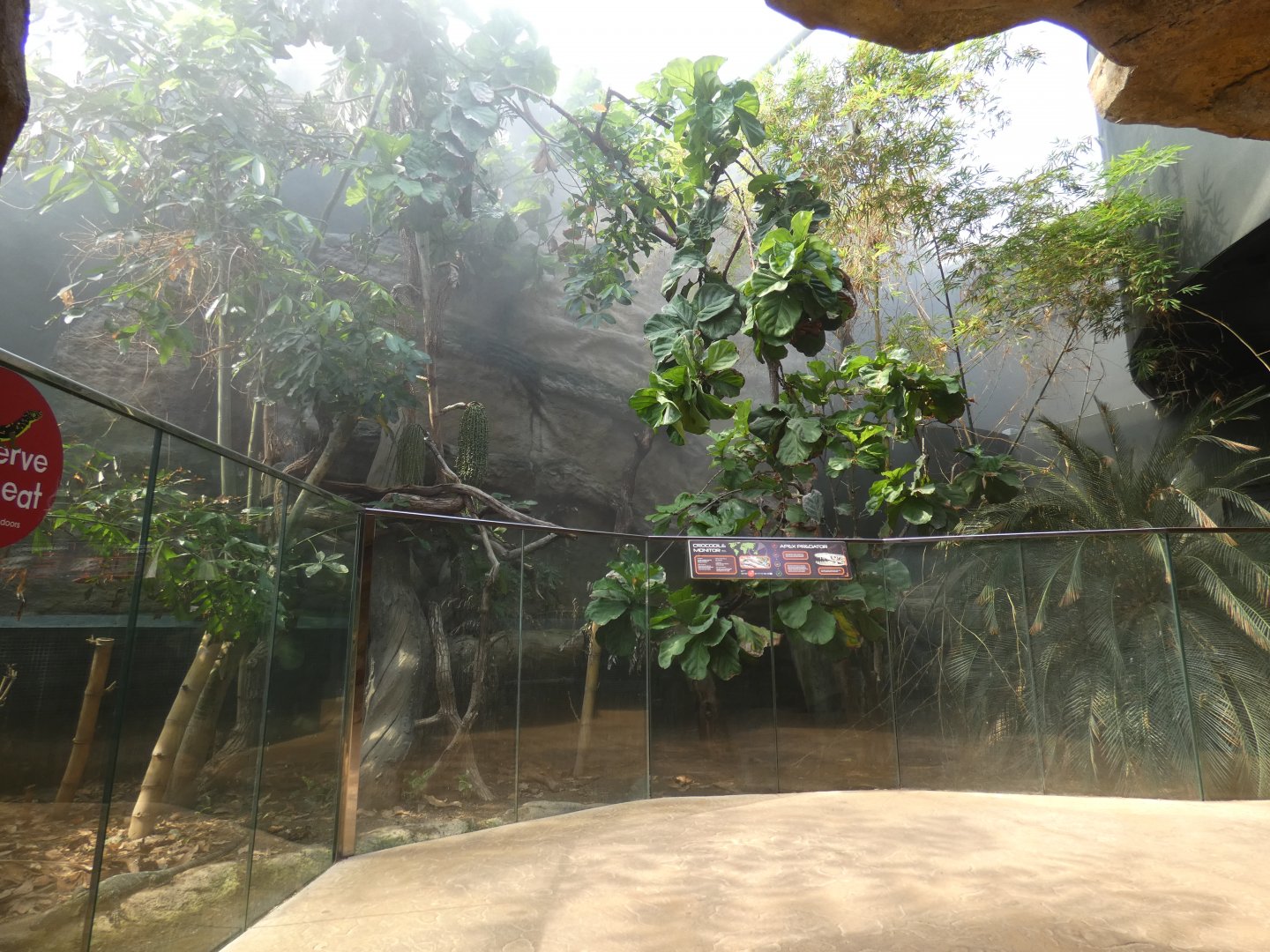 Salvadori's monitor enclosure