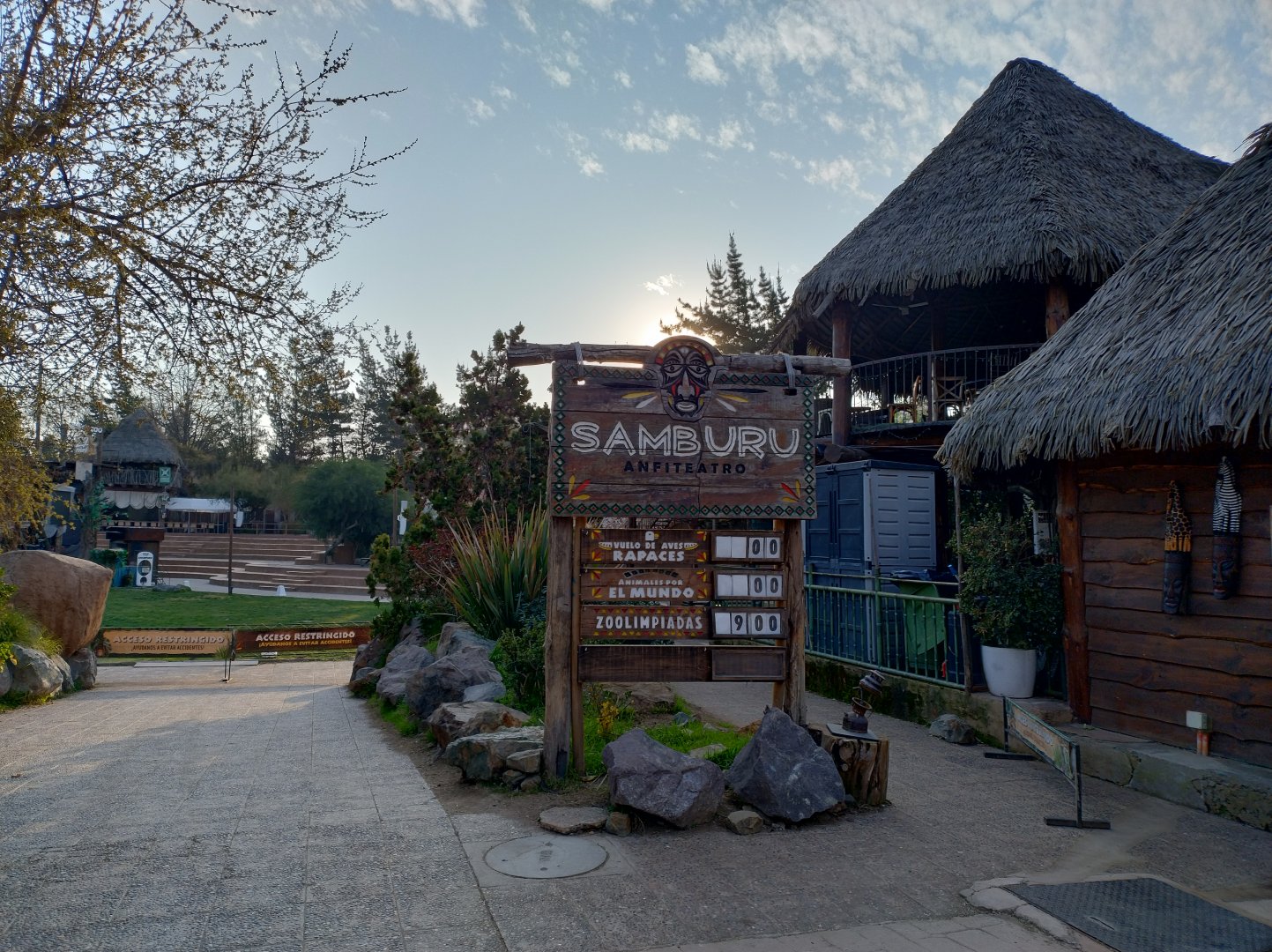 Sambaru amphitheater - Buin zoo