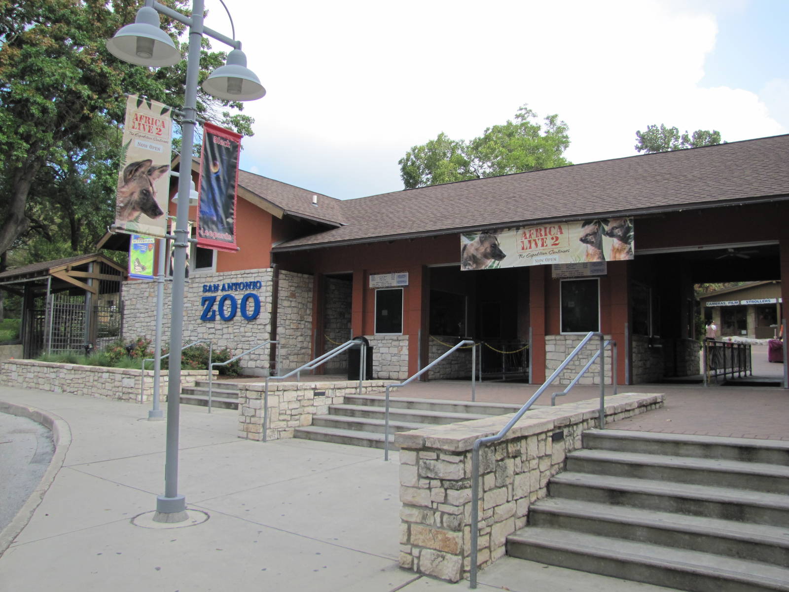 San Antonio Zoo 2010 - Main entrance