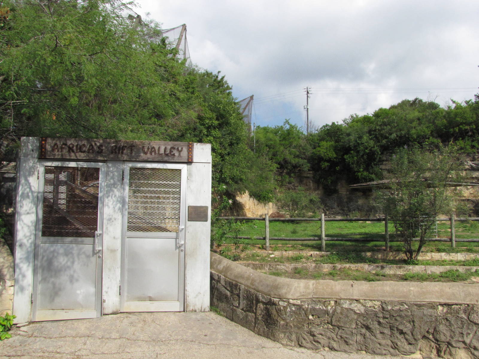 San Antonio Zoo 2010 - Rift Valley entrance and part of Okapi exhibit