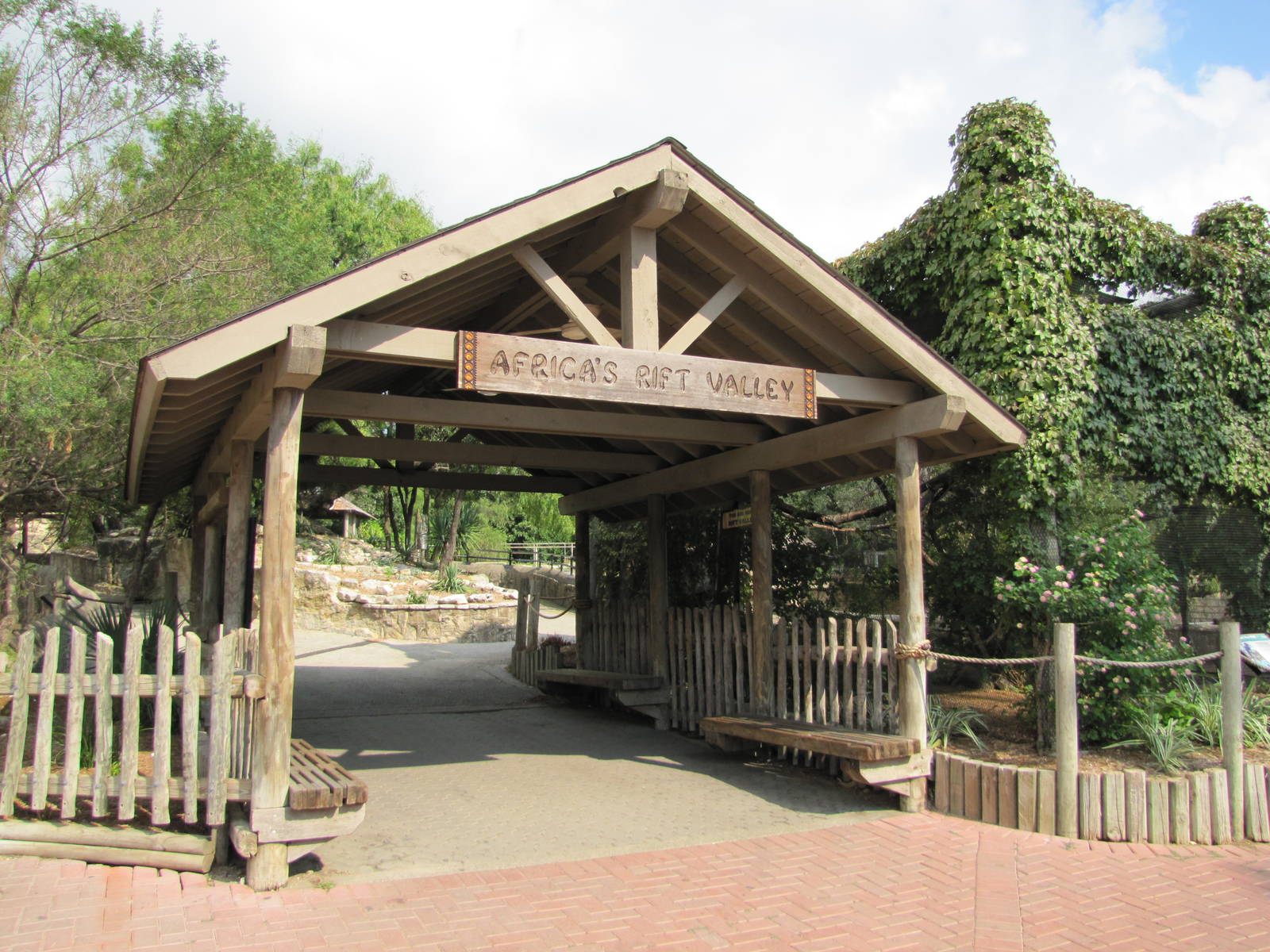 San Antonio Zoo 2010 - Rift Valley entrance