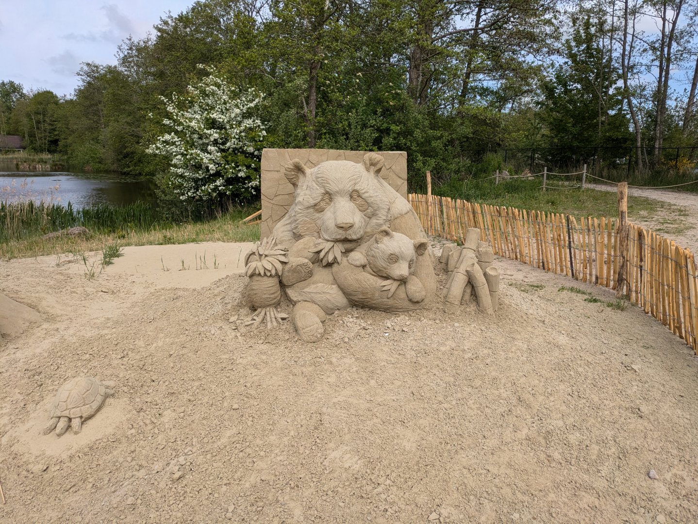 Sand & Zoo event - Giant panda sand sculpture